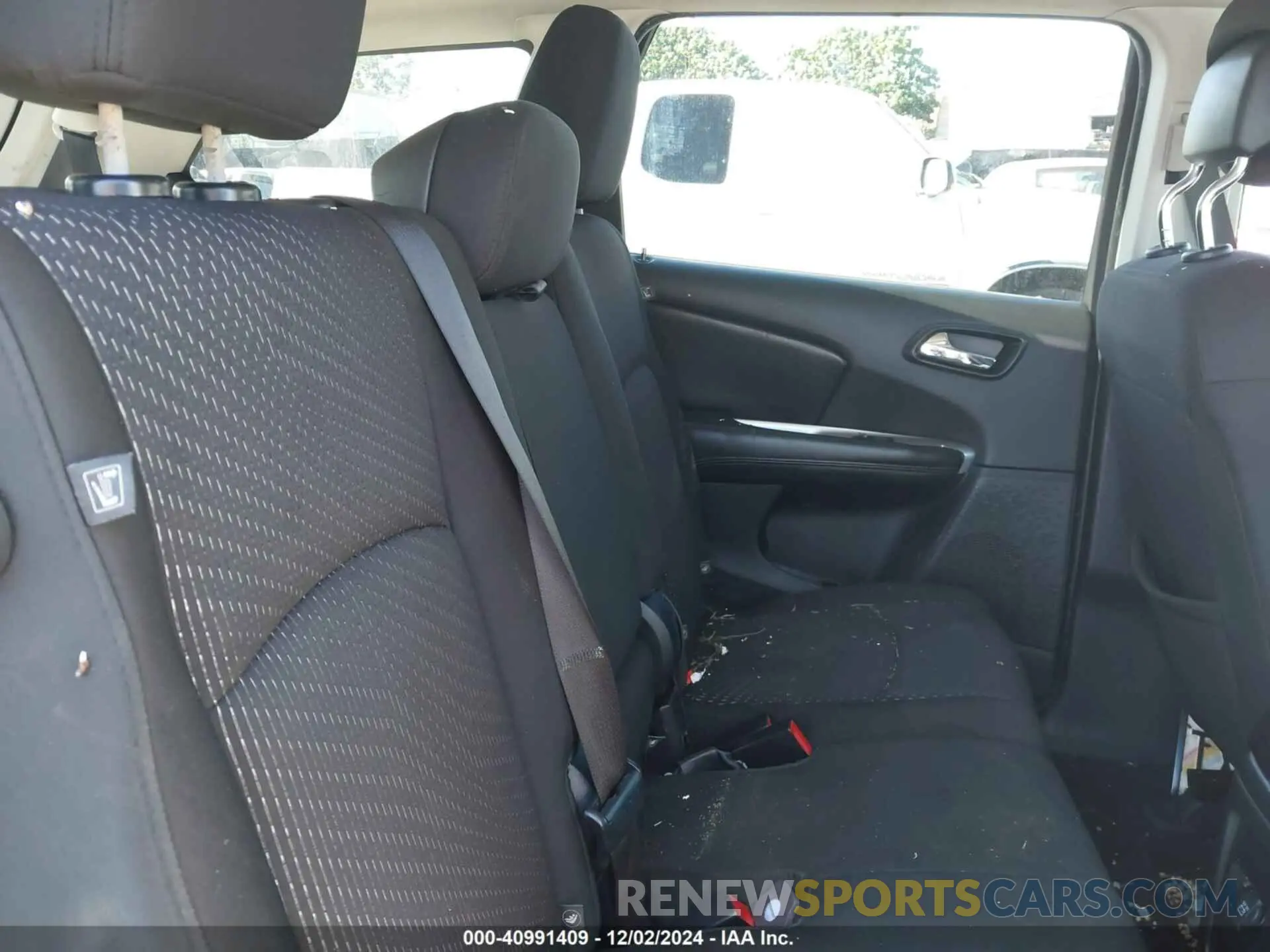 8 Photograph of a damaged car 3C4PDCAB2KT810207 DODGE JOURNEY 2019