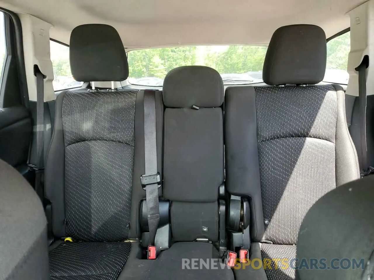 10 Photograph of a damaged car 3C4PDCAB2KT815648 DODGE JOURNEY 2019