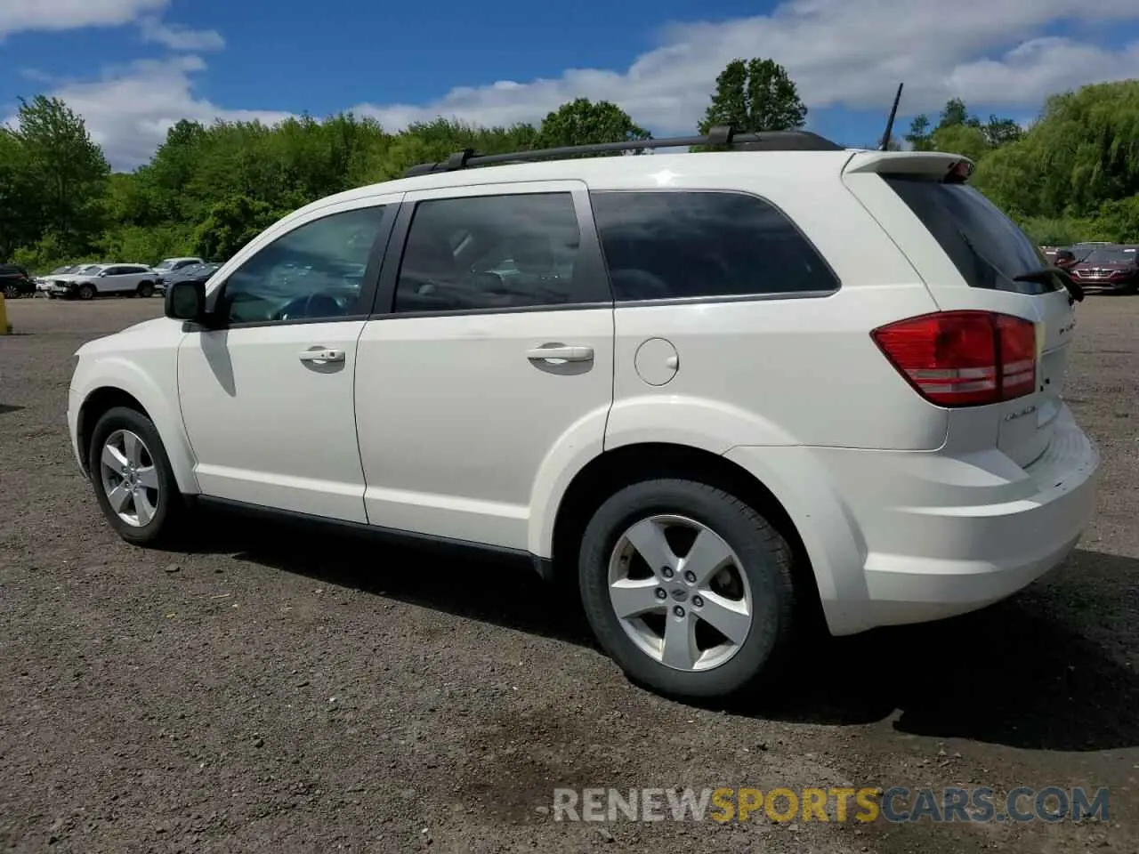 2 Photograph of a damaged car 3C4PDCAB2KT815648 DODGE JOURNEY 2019