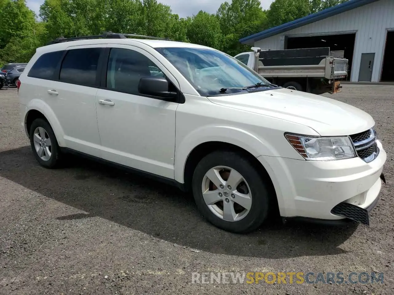 4 Photograph of a damaged car 3C4PDCAB2KT815648 DODGE JOURNEY 2019