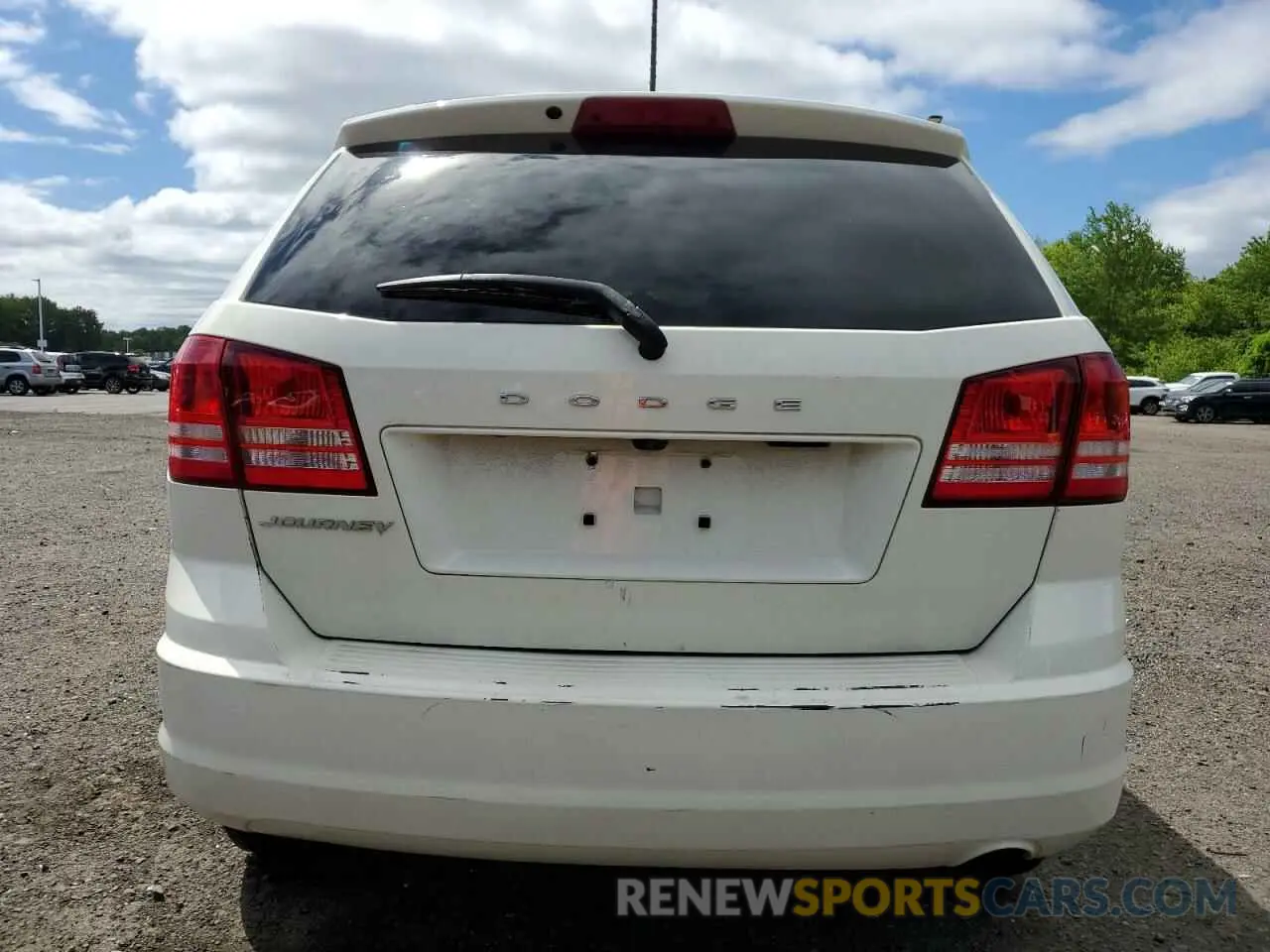 6 Photograph of a damaged car 3C4PDCAB2KT815648 DODGE JOURNEY 2019