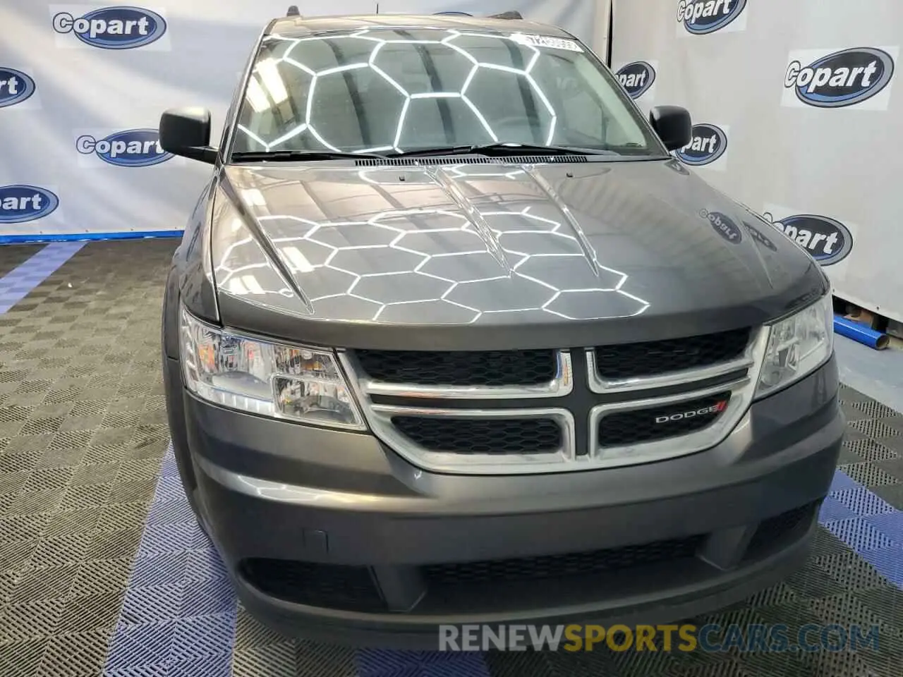 5 Photograph of a damaged car 3C4PDCAB2KT860170 DODGE JOURNEY 2019