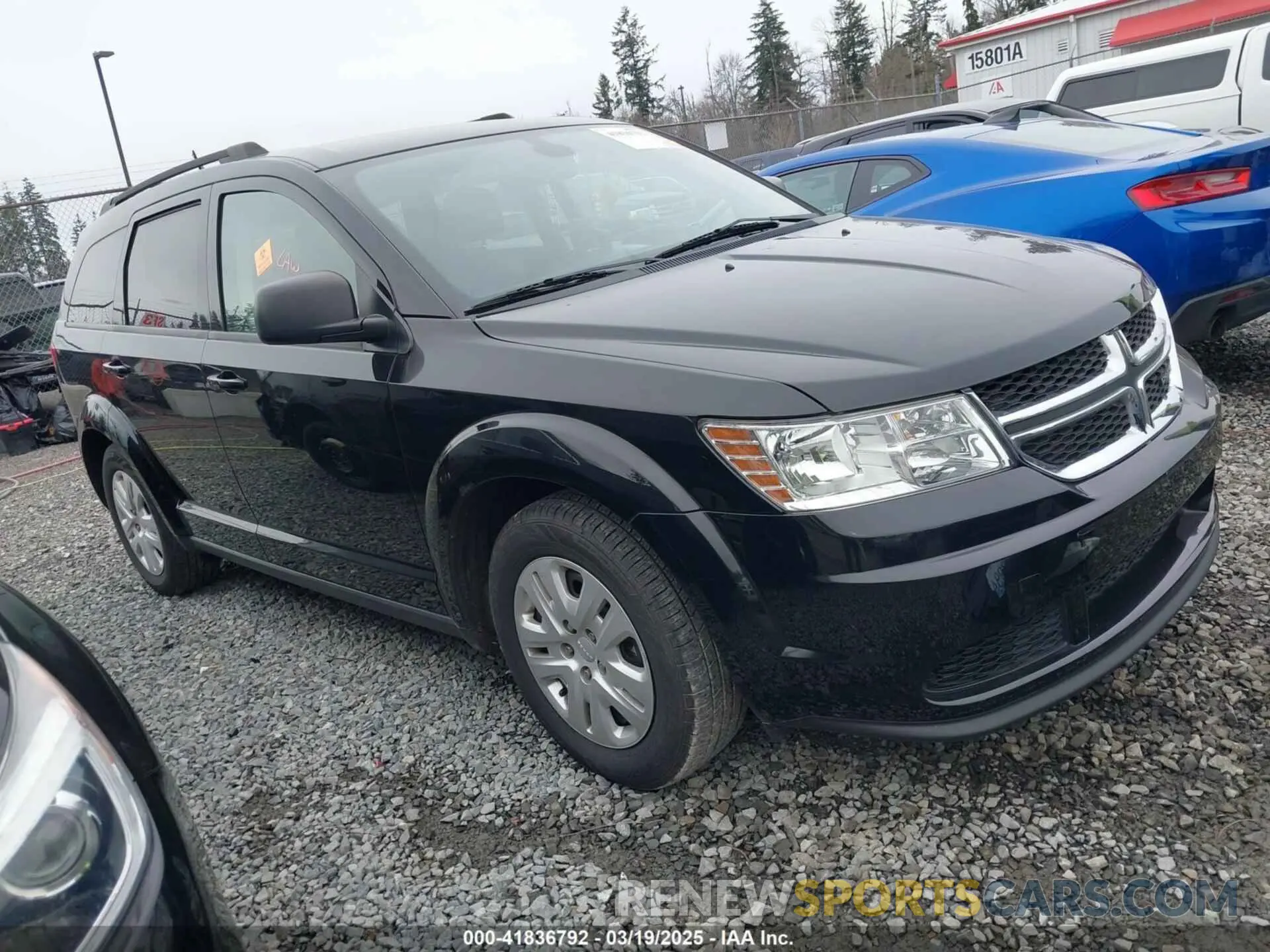 1 Photograph of a damaged car 3C4PDCAB3KT738093 DODGE JOURNEY 2019