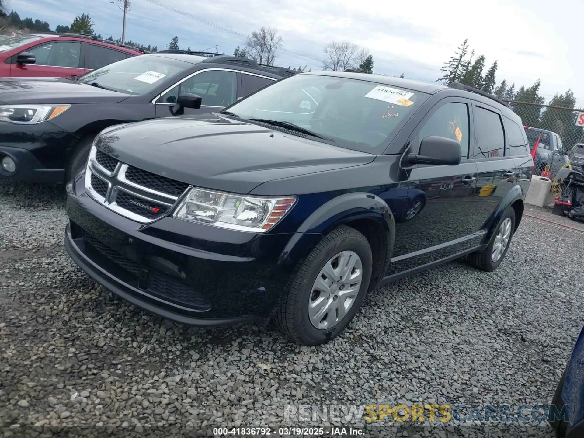 2 Photograph of a damaged car 3C4PDCAB3KT738093 DODGE JOURNEY 2019