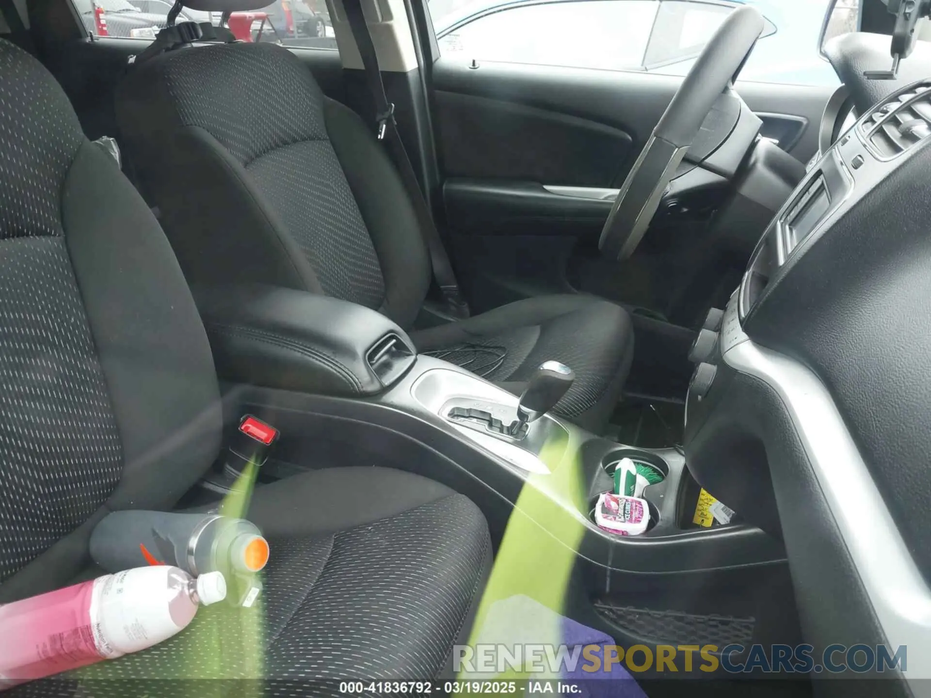 5 Photograph of a damaged car 3C4PDCAB3KT738093 DODGE JOURNEY 2019