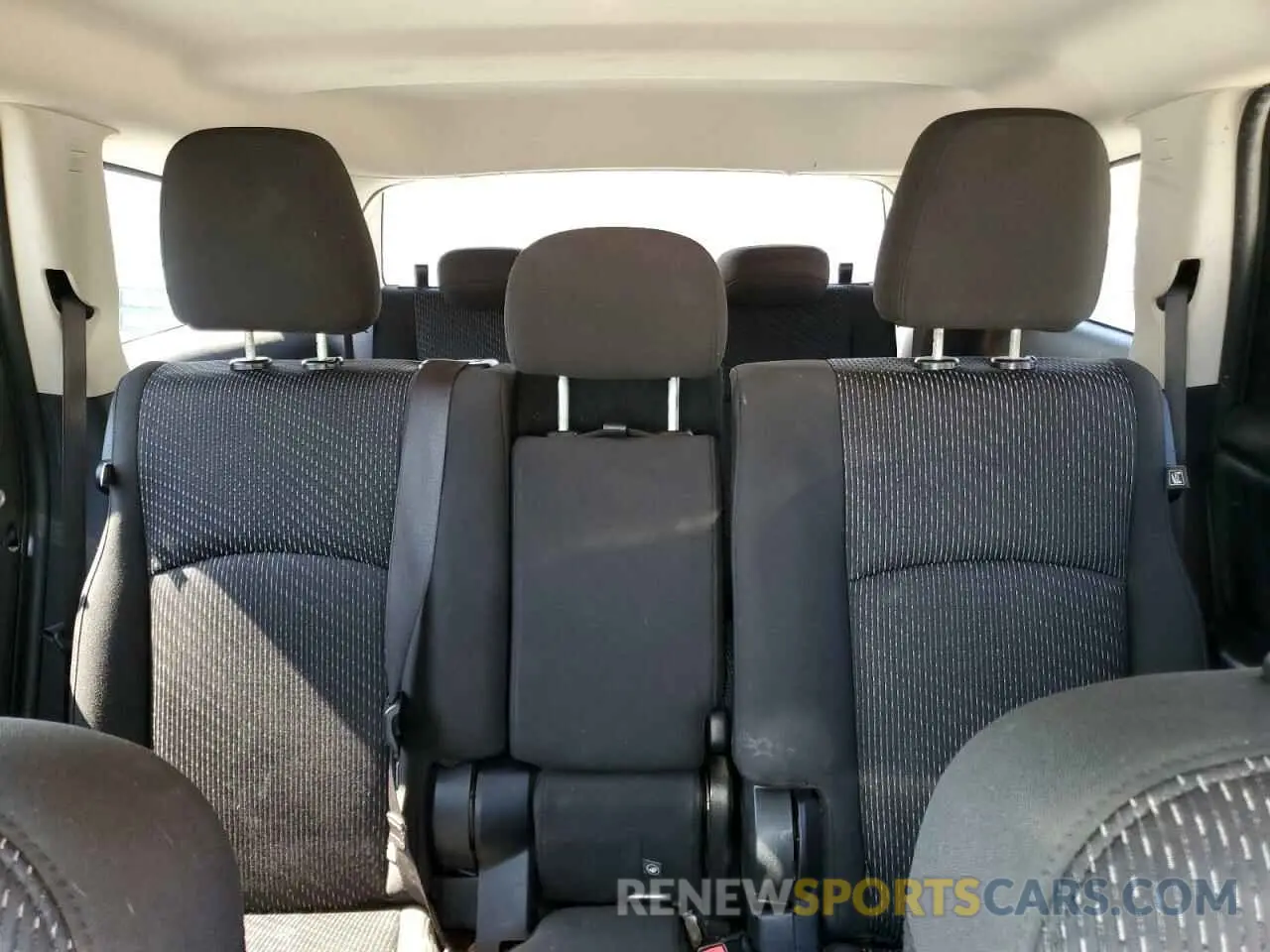 10 Photograph of a damaged car 3C4PDCAB3KT797709 DODGE JOURNEY 2019