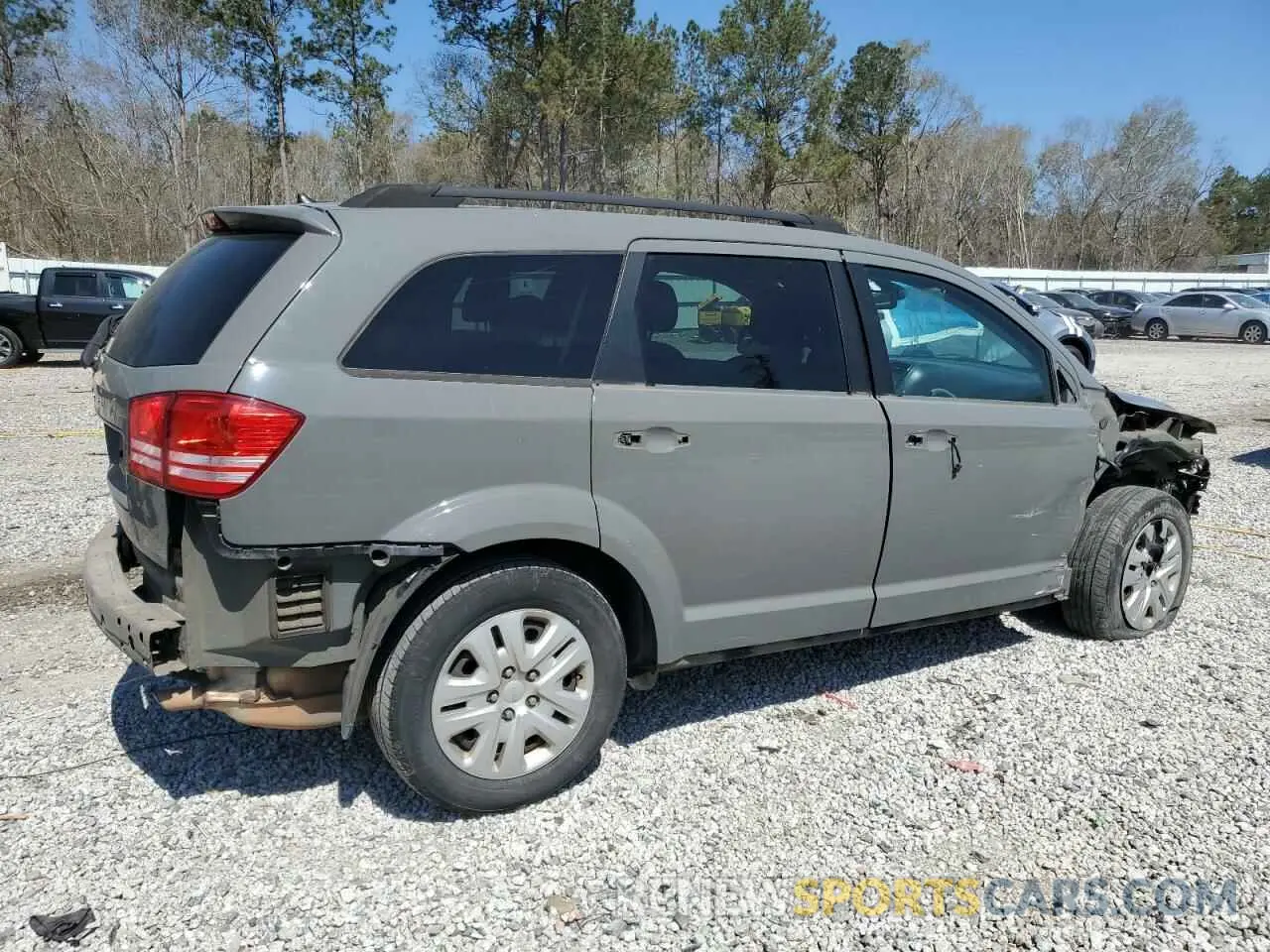 3 Photograph of a damaged car 3C4PDCAB3KT797709 DODGE JOURNEY 2019