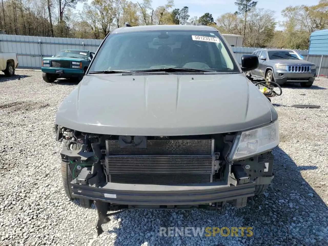 5 Photograph of a damaged car 3C4PDCAB3KT797709 DODGE JOURNEY 2019