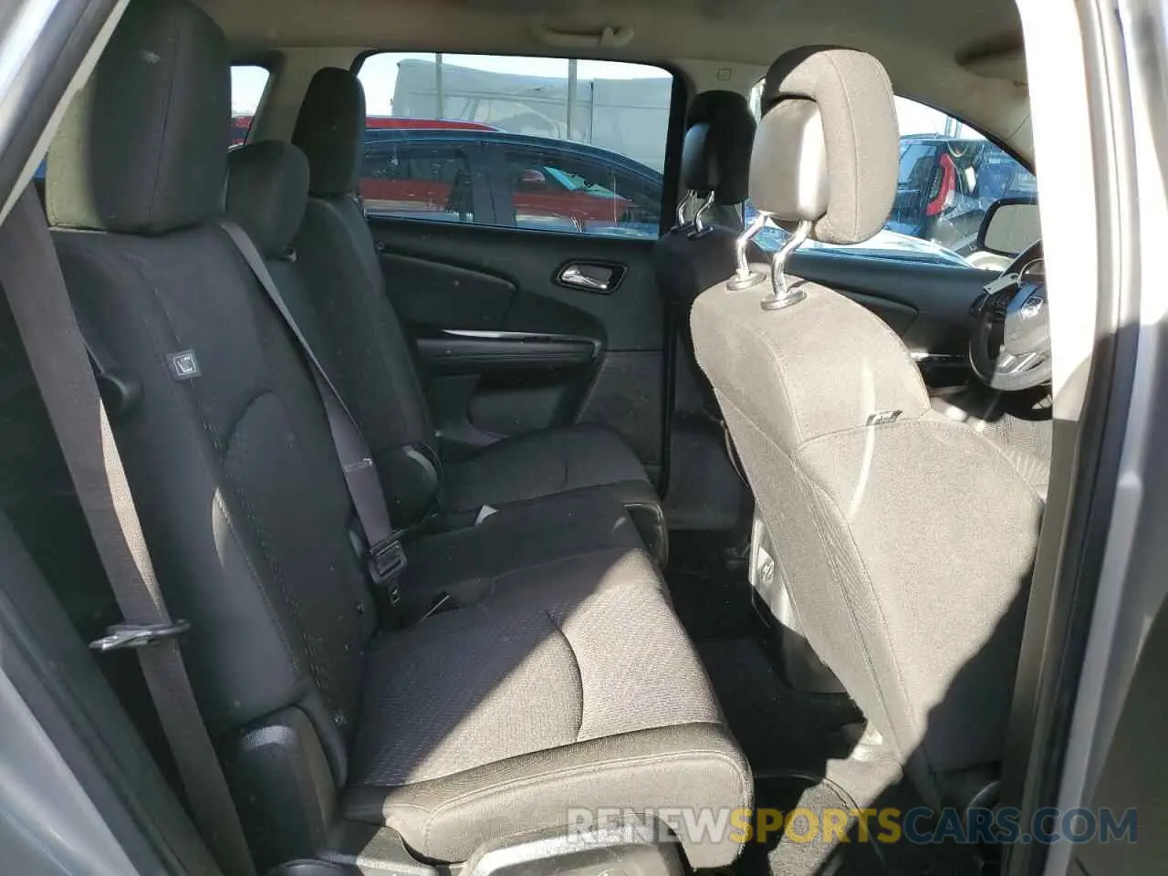 11 Photograph of a damaged car 3C4PDCAB3KT855978 DODGE JOURNEY 2019