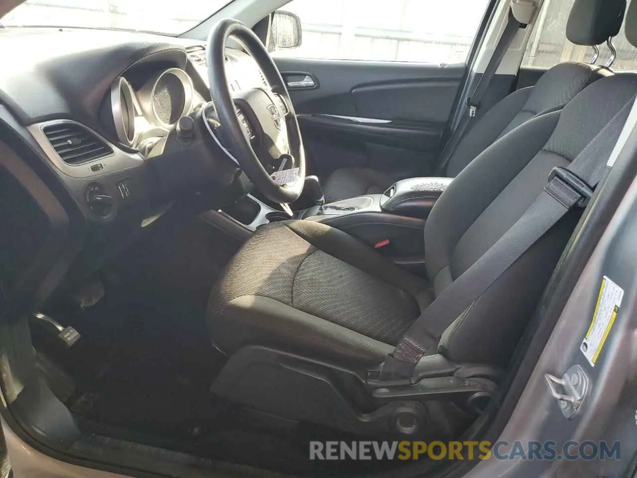 7 Photograph of a damaged car 3C4PDCAB3KT855978 DODGE JOURNEY 2019