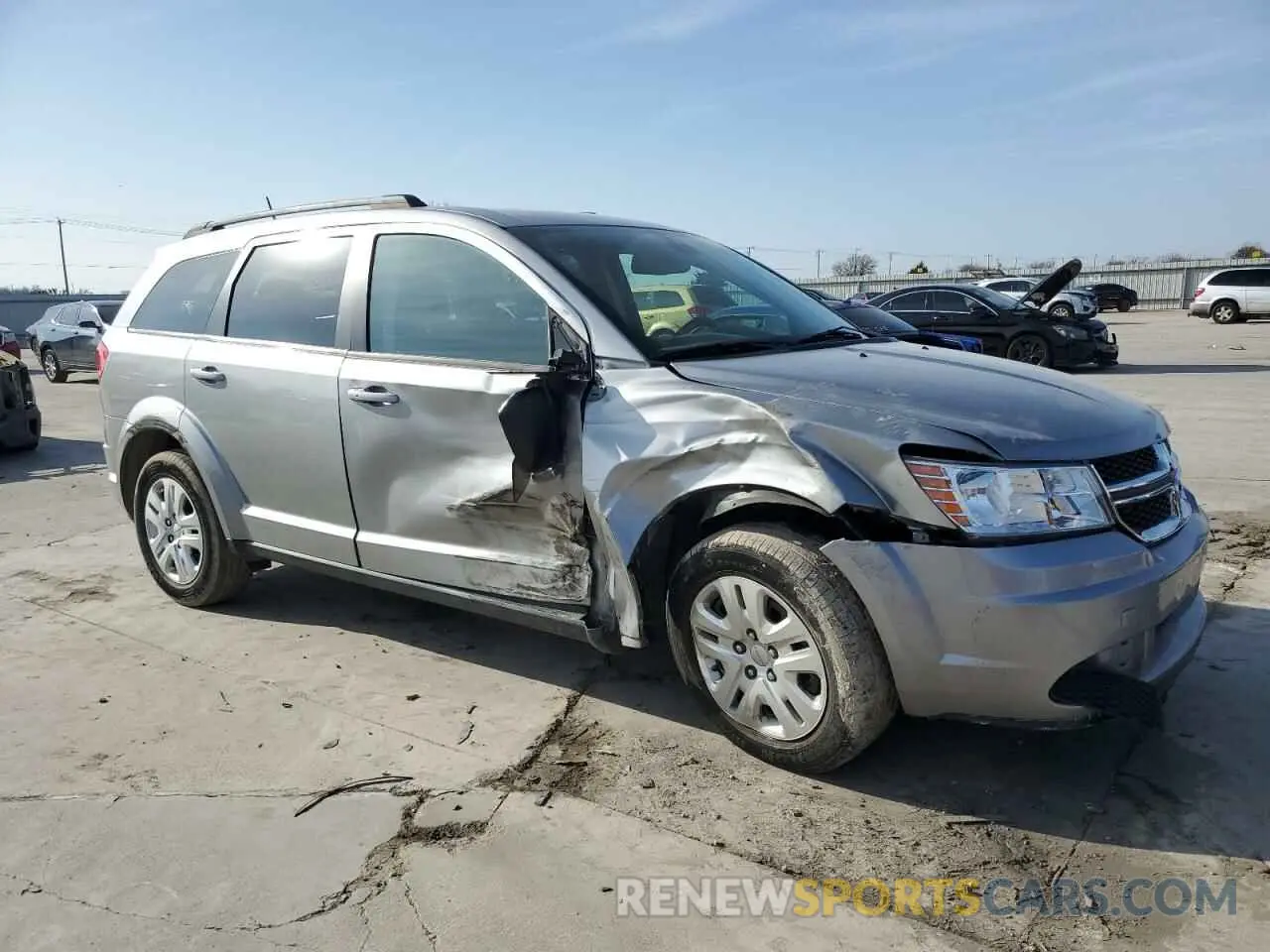 4 Photograph of a damaged car 3C4PDCAB3KT859691 DODGE JOURNEY 2019