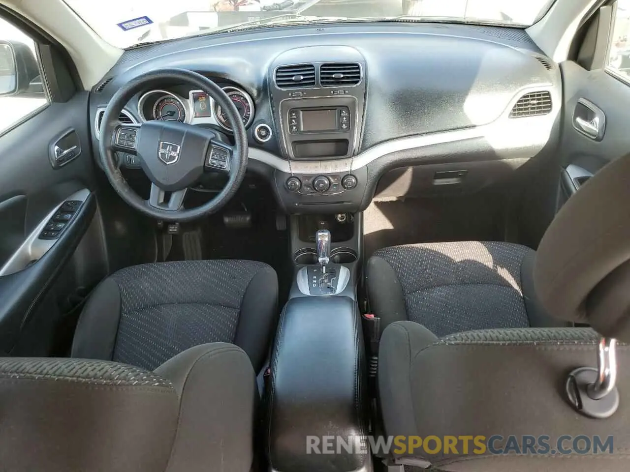 8 Photograph of a damaged car 3C4PDCAB3KT859691 DODGE JOURNEY 2019