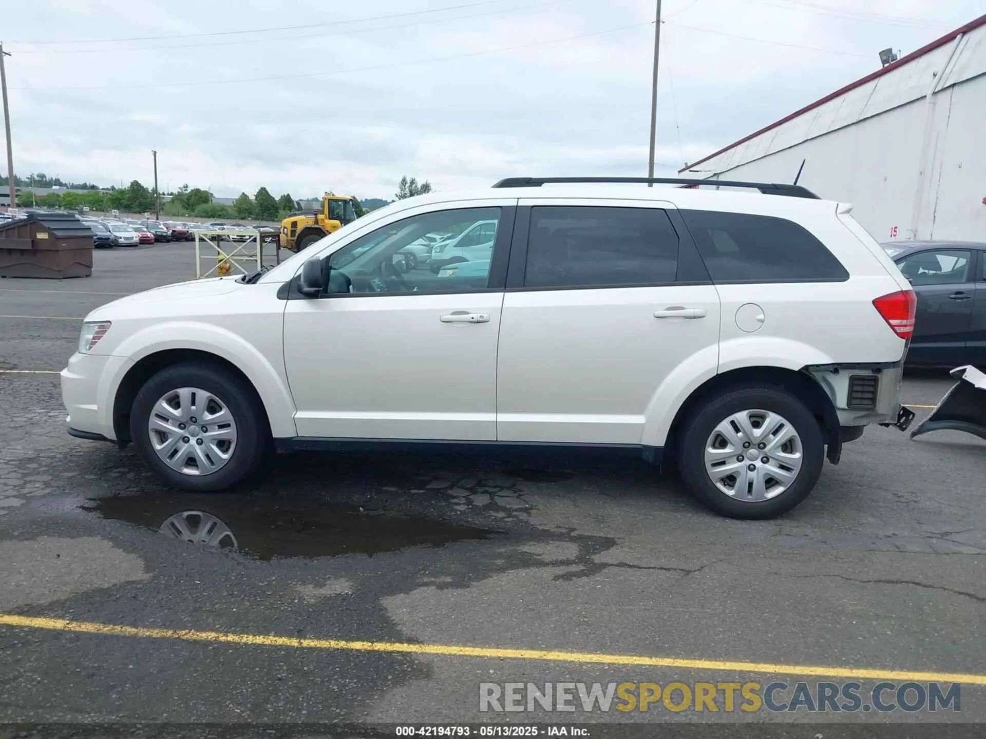 15 Photograph of a damaged car 3C4PDCAB3KT864437 DODGE JOURNEY 2019