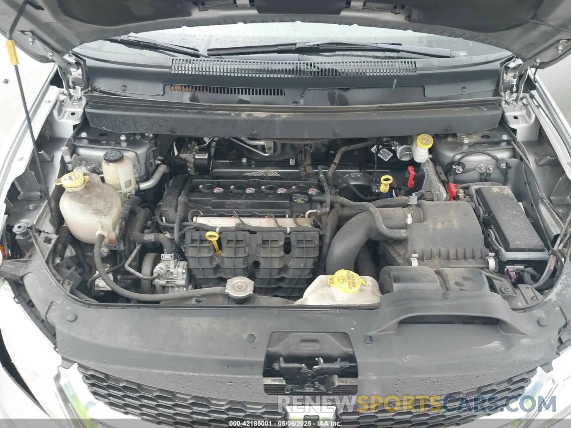 10 Photograph of a damaged car 3C4PDCAB3KT868004 DODGE JOURNEY 2019