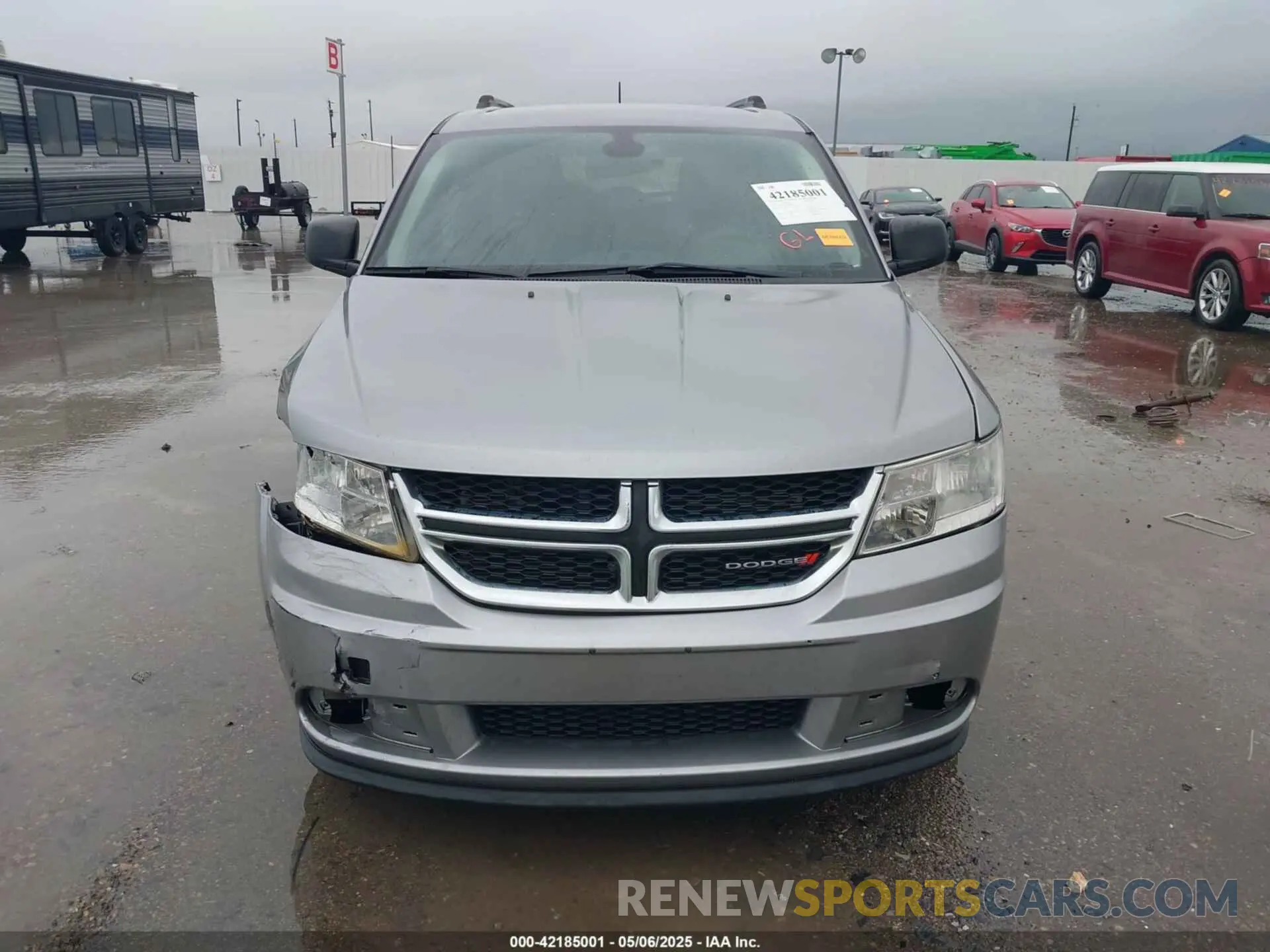 12 Photograph of a damaged car 3C4PDCAB3KT868004 DODGE JOURNEY 2019