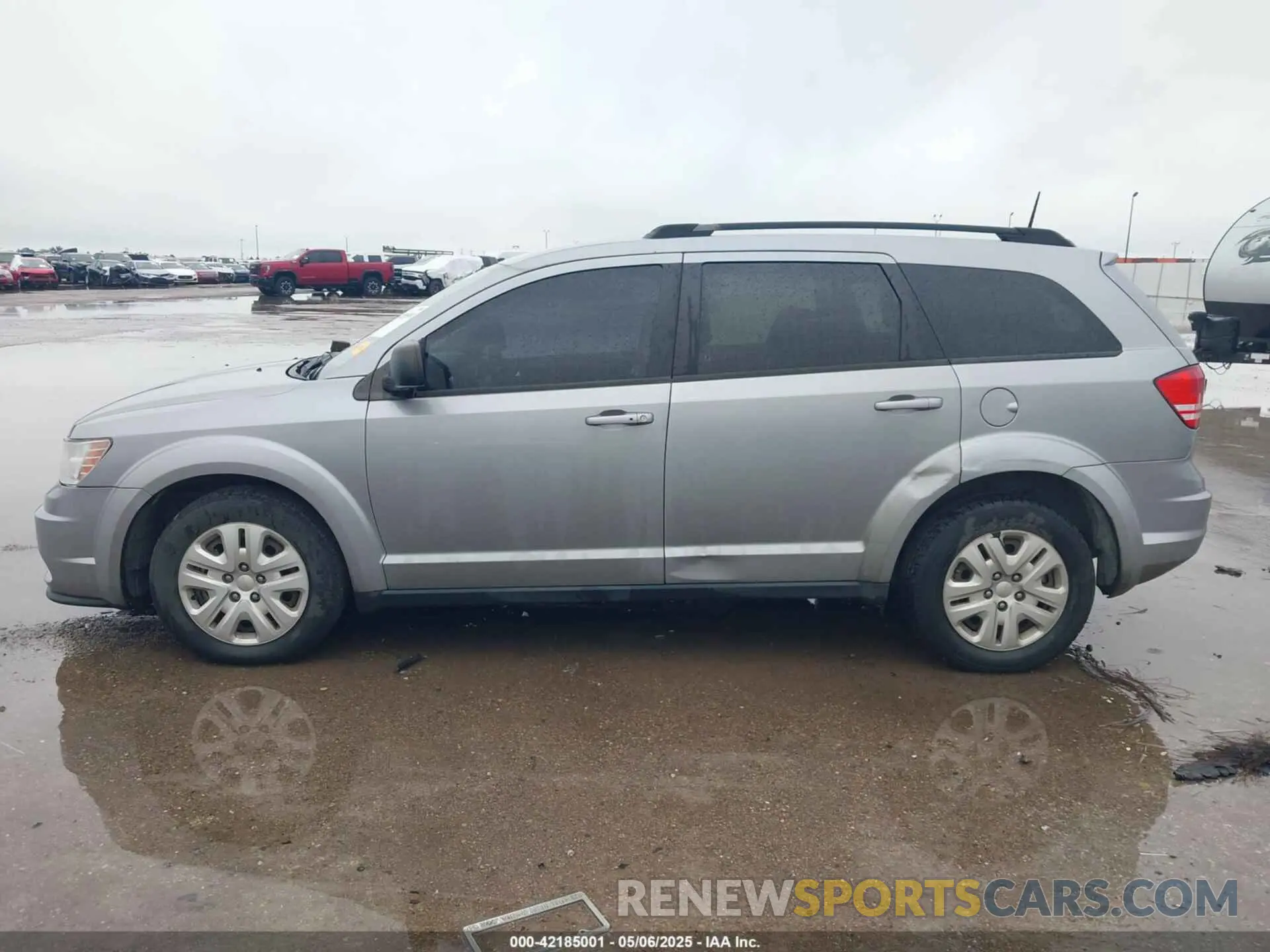 14 Photograph of a damaged car 3C4PDCAB3KT868004 DODGE JOURNEY 2019
