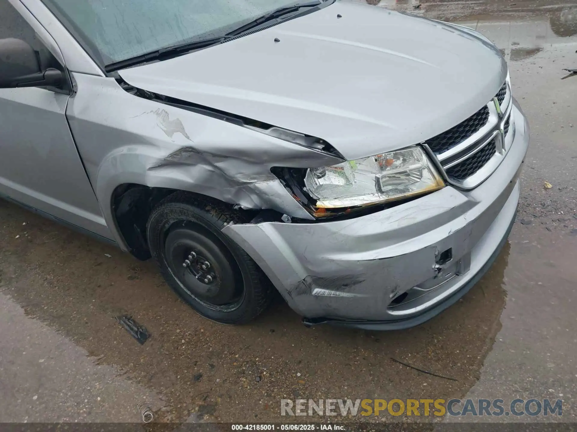 6 Photograph of a damaged car 3C4PDCAB3KT868004 DODGE JOURNEY 2019