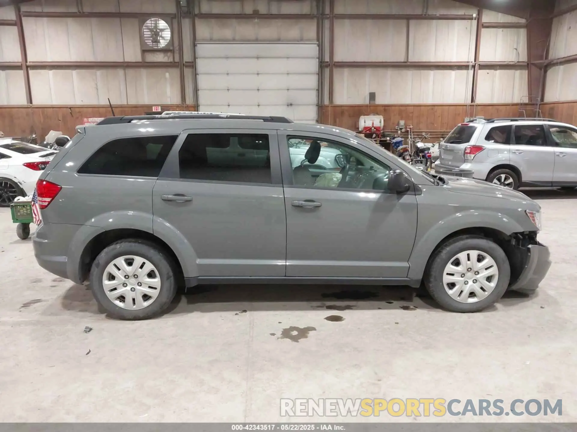 13 Photograph of a damaged car 3C4PDCAB3KT872327 DODGE JOURNEY 2019