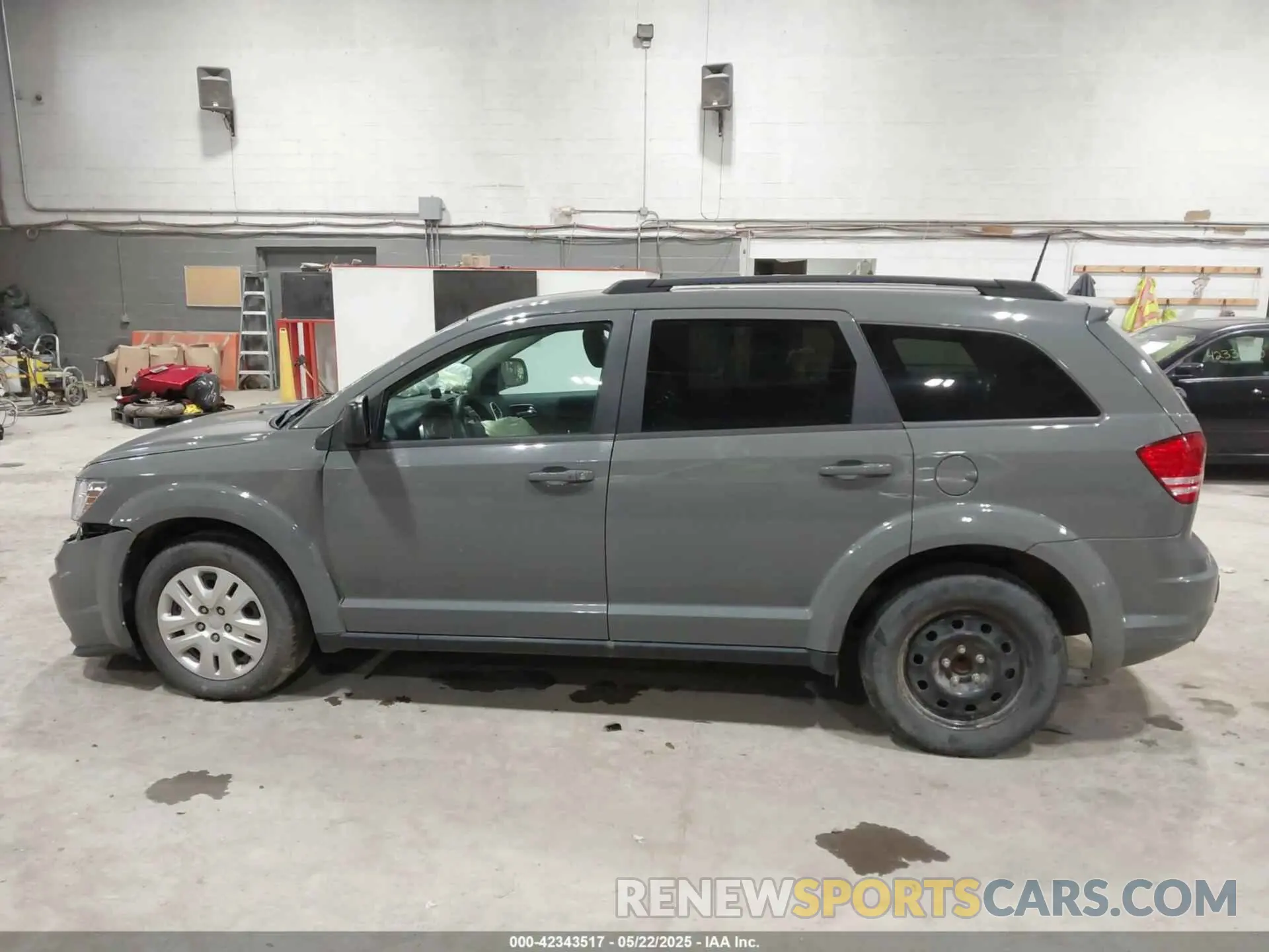 14 Photograph of a damaged car 3C4PDCAB3KT872327 DODGE JOURNEY 2019