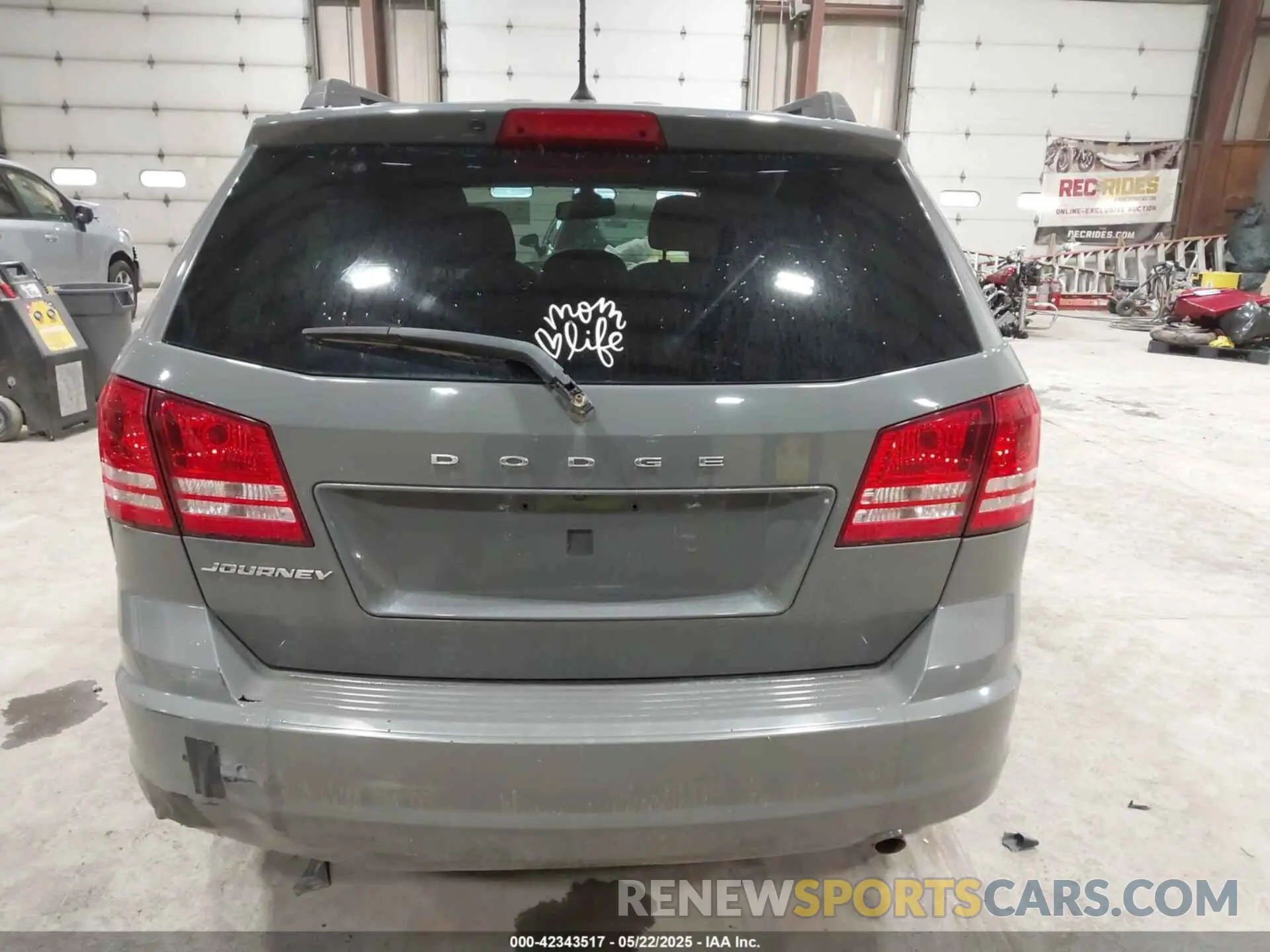 16 Photograph of a damaged car 3C4PDCAB3KT872327 DODGE JOURNEY 2019