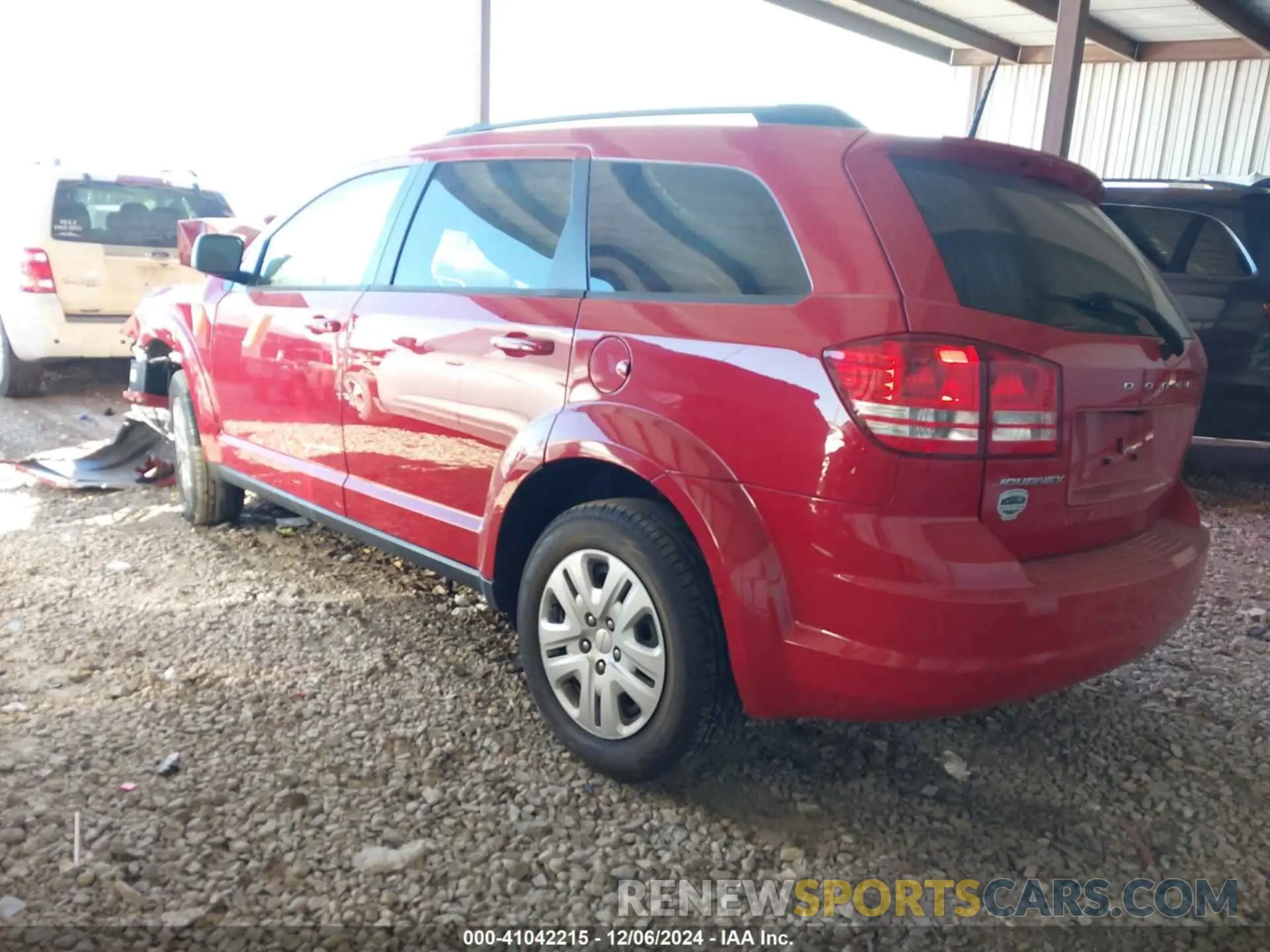 3 Photograph of a damaged car 3C4PDCAB4KT746557 DODGE JOURNEY 2019