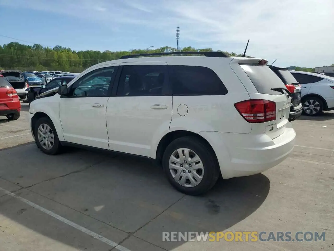 2 Photograph of a damaged car 3C4PDCAB4KT746719 DODGE JOURNEY 2019
