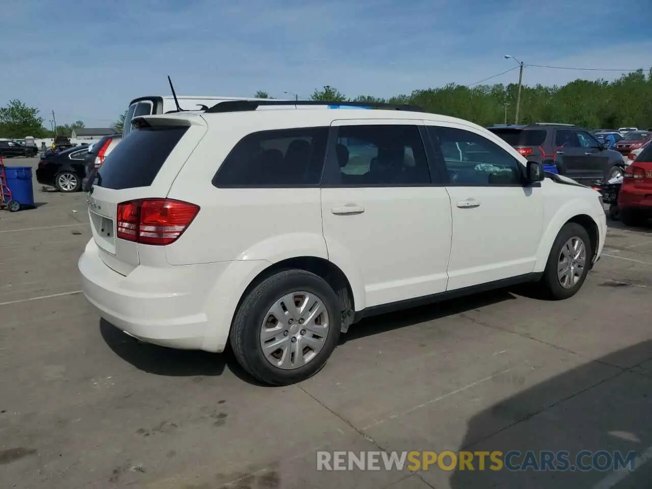 3 Photograph of a damaged car 3C4PDCAB4KT746719 DODGE JOURNEY 2019