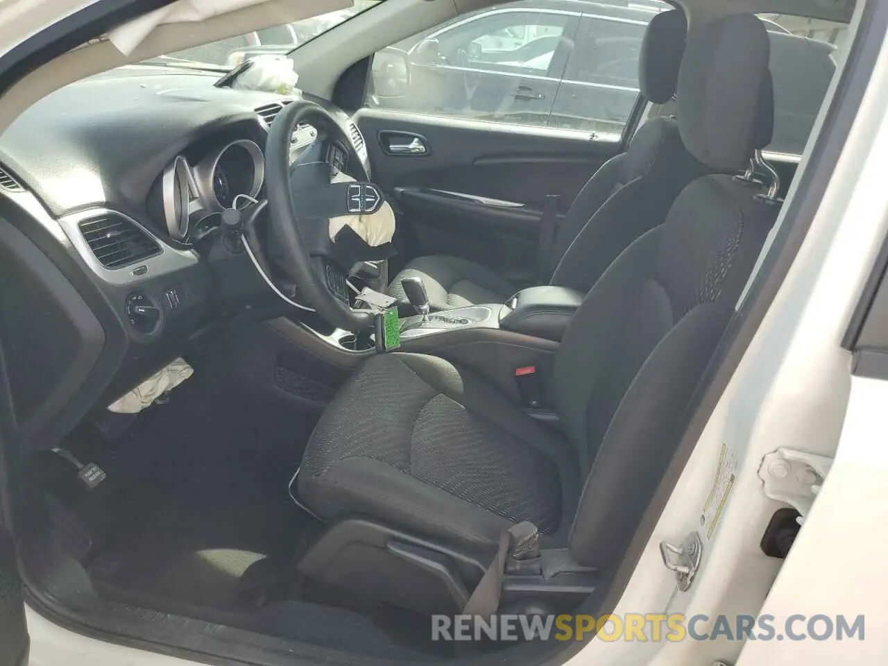 7 Photograph of a damaged car 3C4PDCAB4KT746719 DODGE JOURNEY 2019