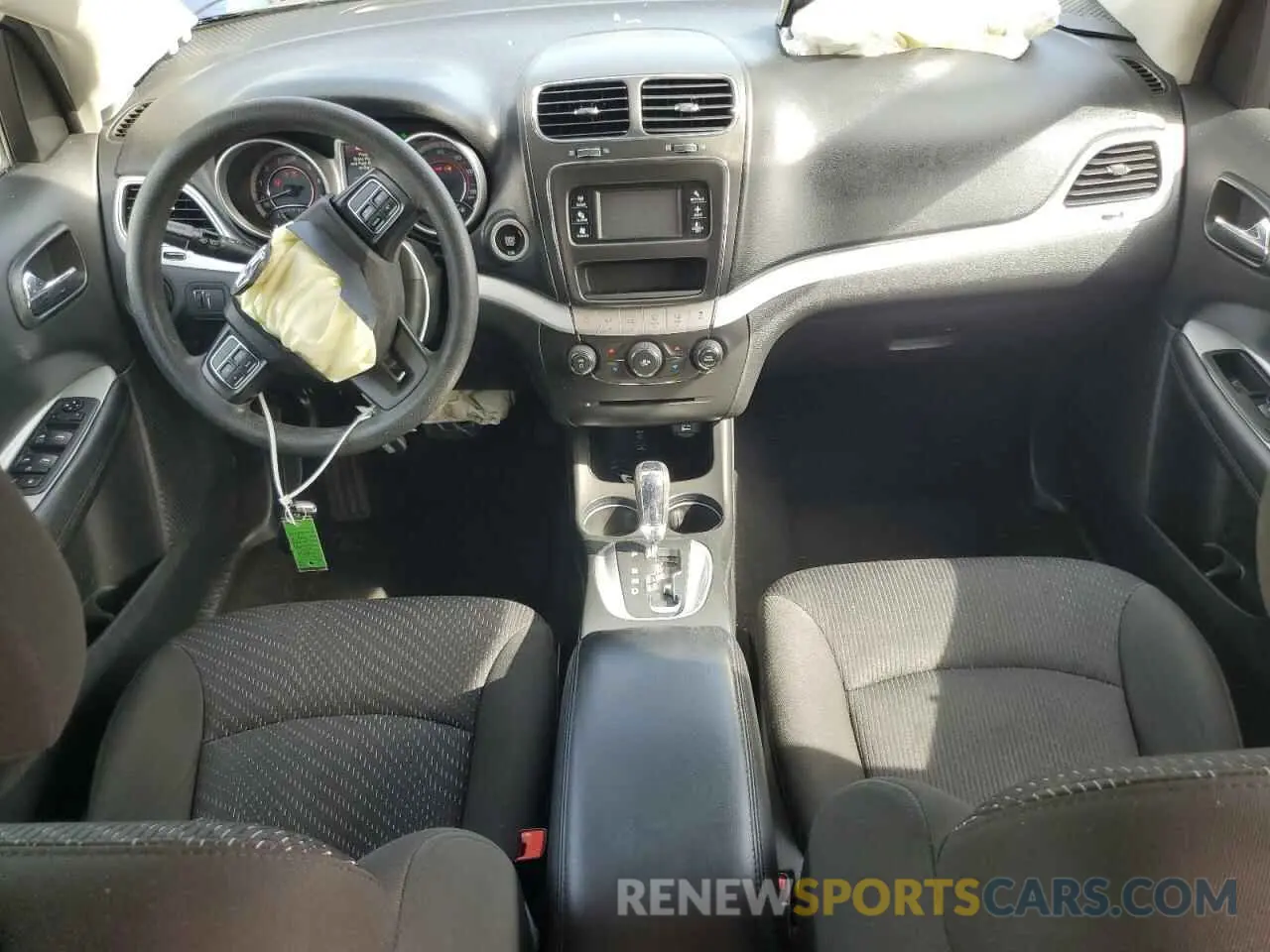 8 Photograph of a damaged car 3C4PDCAB4KT746719 DODGE JOURNEY 2019