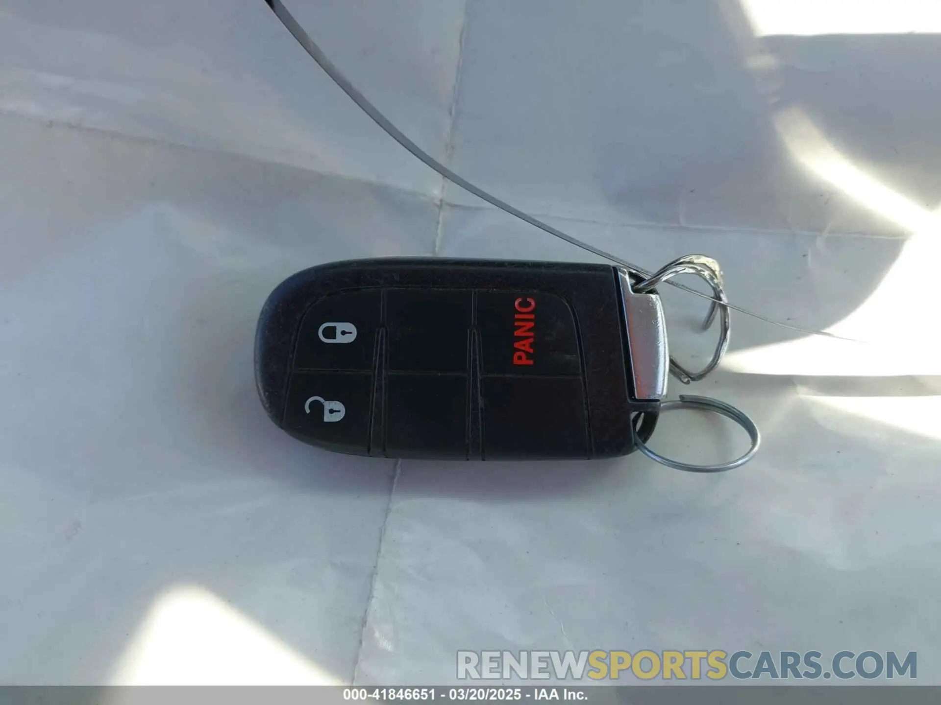 11 Photograph of a damaged car 3C4PDCAB4KT749734 DODGE JOURNEY 2019