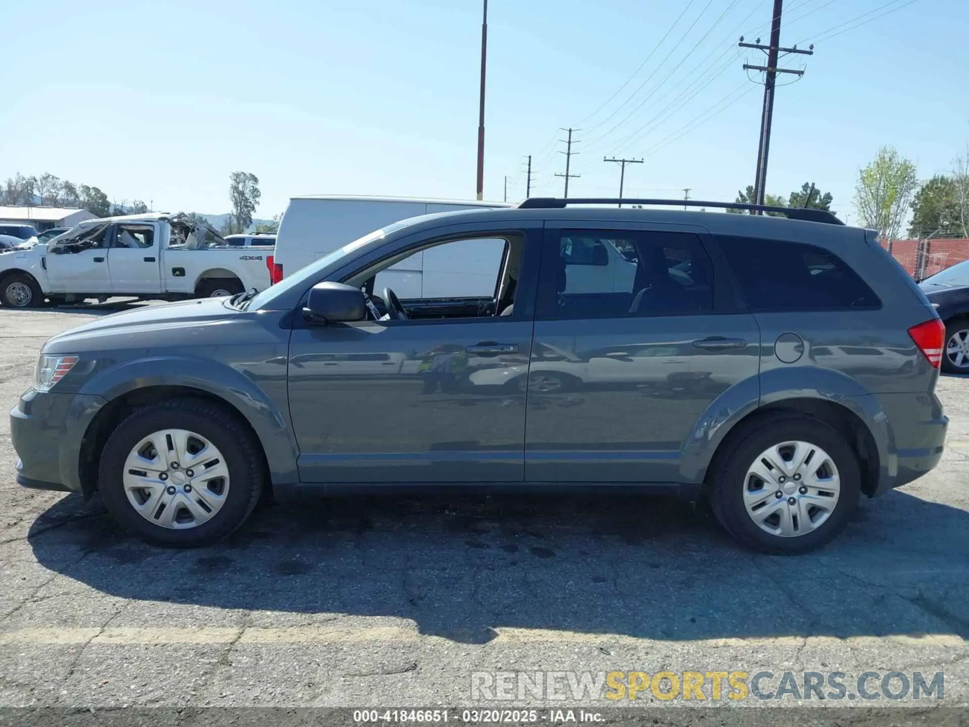 15 Photograph of a damaged car 3C4PDCAB4KT749734 DODGE JOURNEY 2019