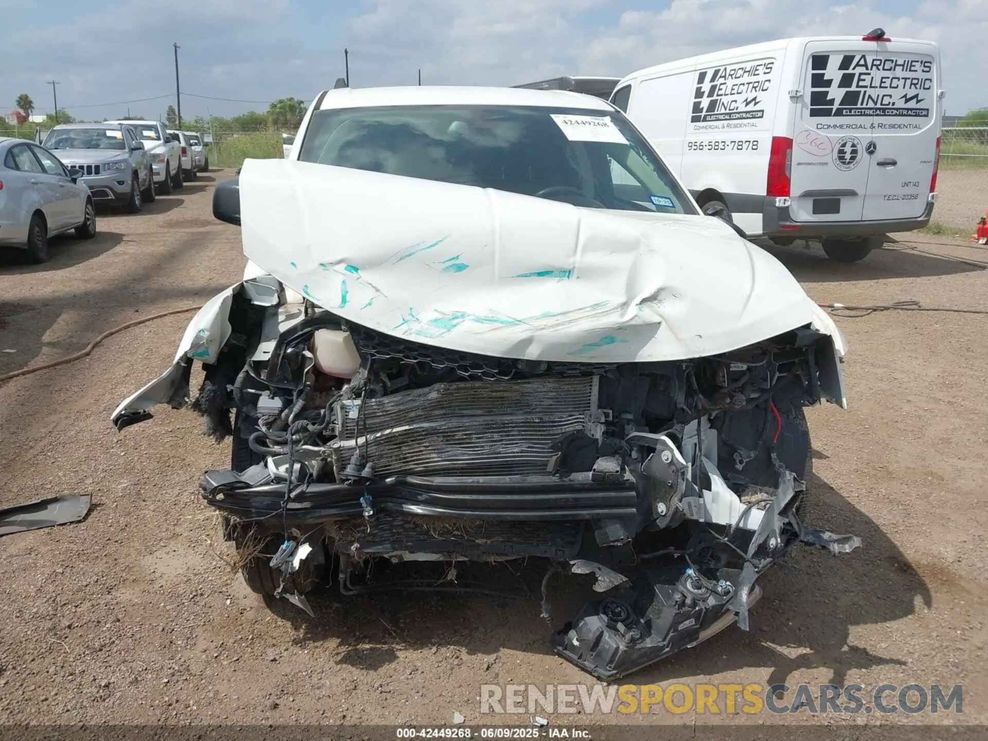 12 Photograph of a damaged car 3C4PDCAB4KT861661 DODGE JOURNEY 2019