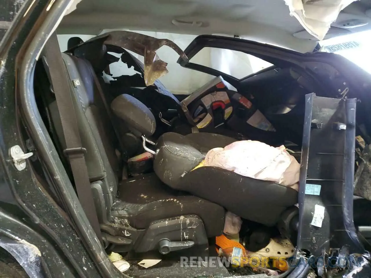 12 Photograph of a damaged car 3C4PDCAB5KT770947 DODGE JOURNEY 2019
