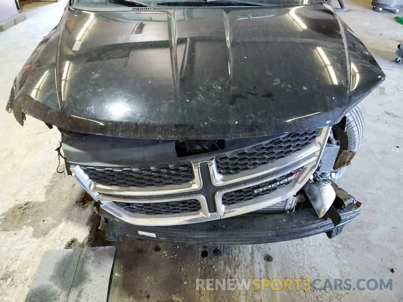 13 Photograph of a damaged car 3C4PDCAB5KT770947 DODGE JOURNEY 2019