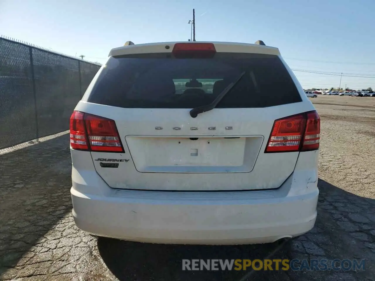 6 Photograph of a damaged car 3C4PDCAB5KT867937 DODGE JOURNEY 2019