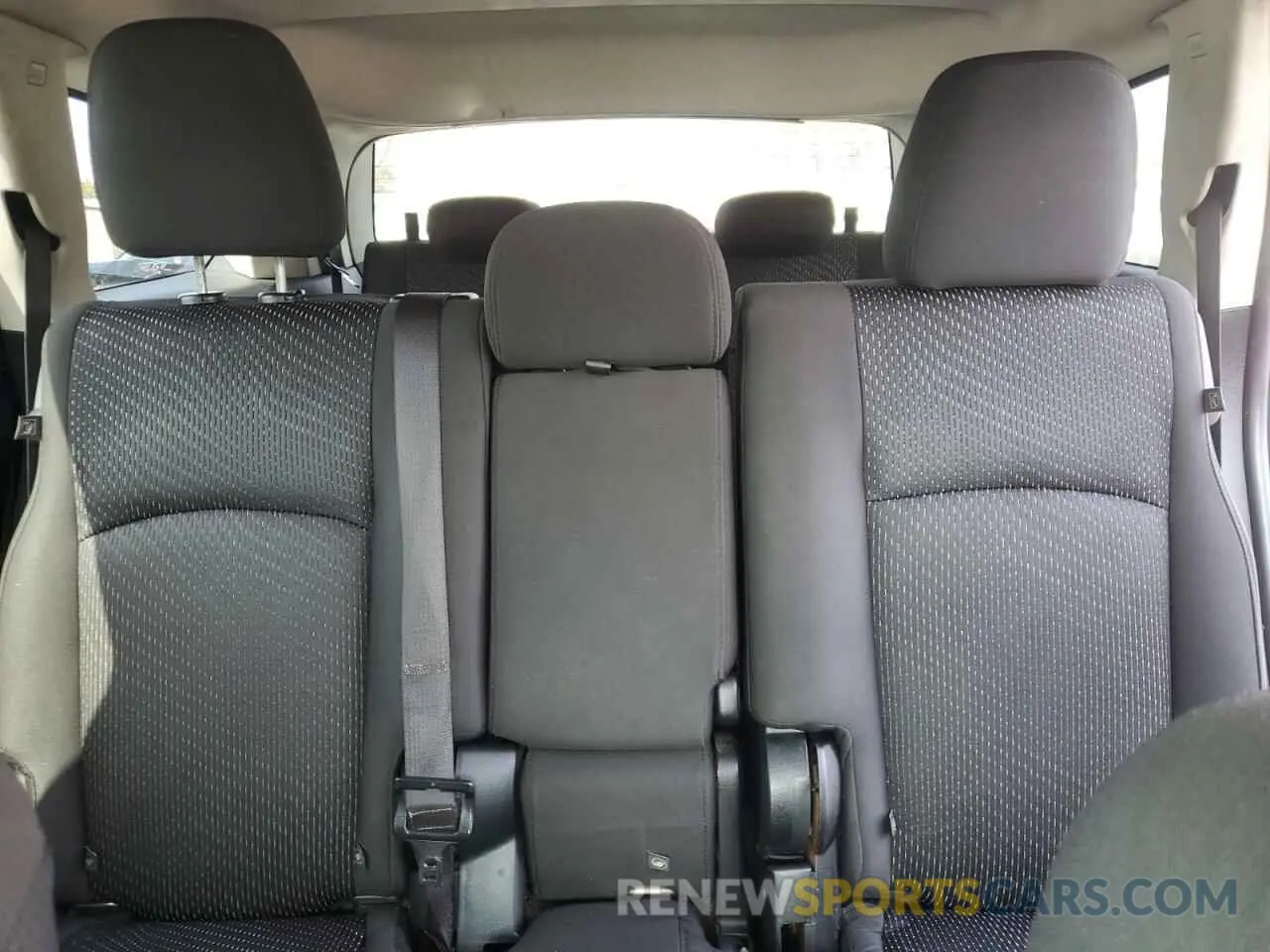 10 Photograph of a damaged car 3C4PDCAB6KT737942 DODGE JOURNEY 2019