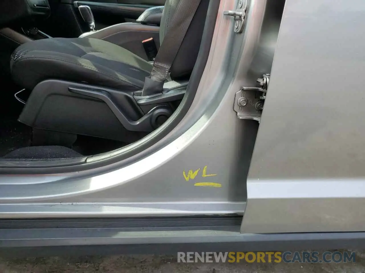 13 Photograph of a damaged car 3C4PDCAB6KT737942 DODGE JOURNEY 2019