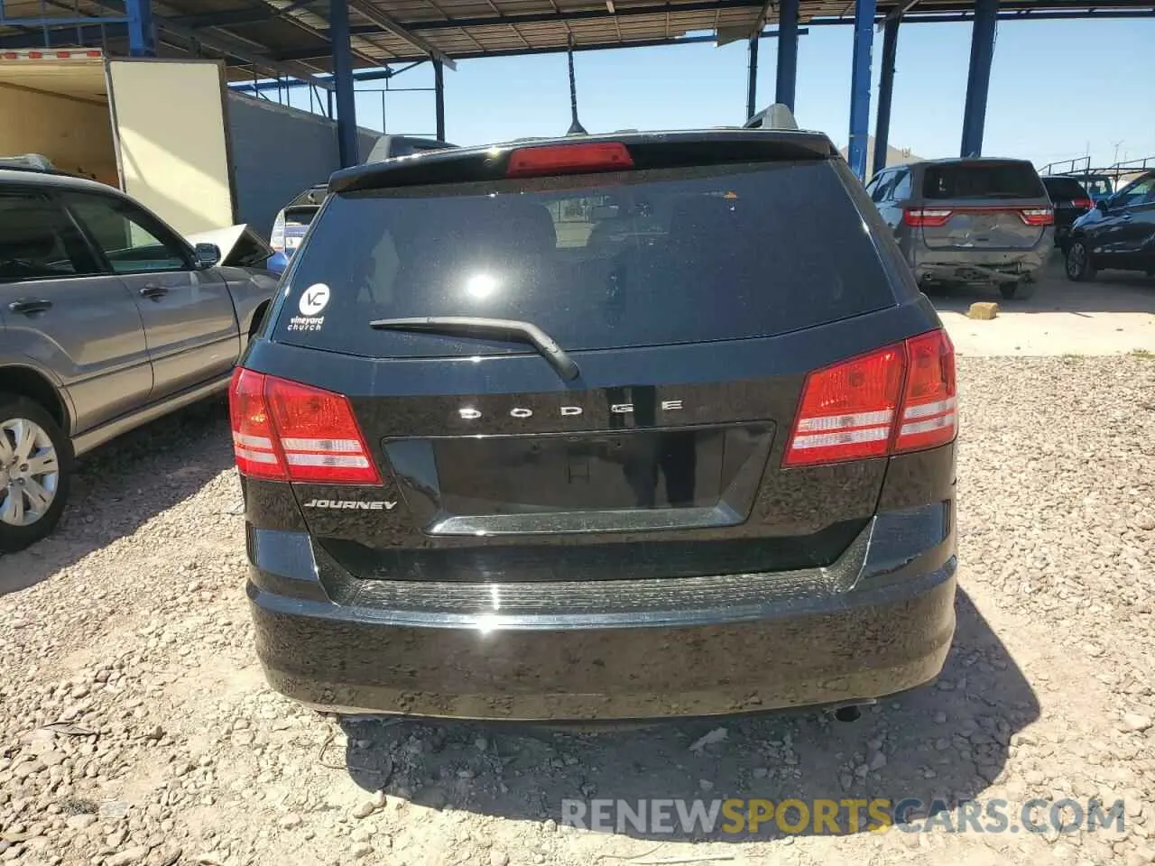 6 Photograph of a damaged car 3C4PDCAB6KT751081 DODGE JOURNEY 2019