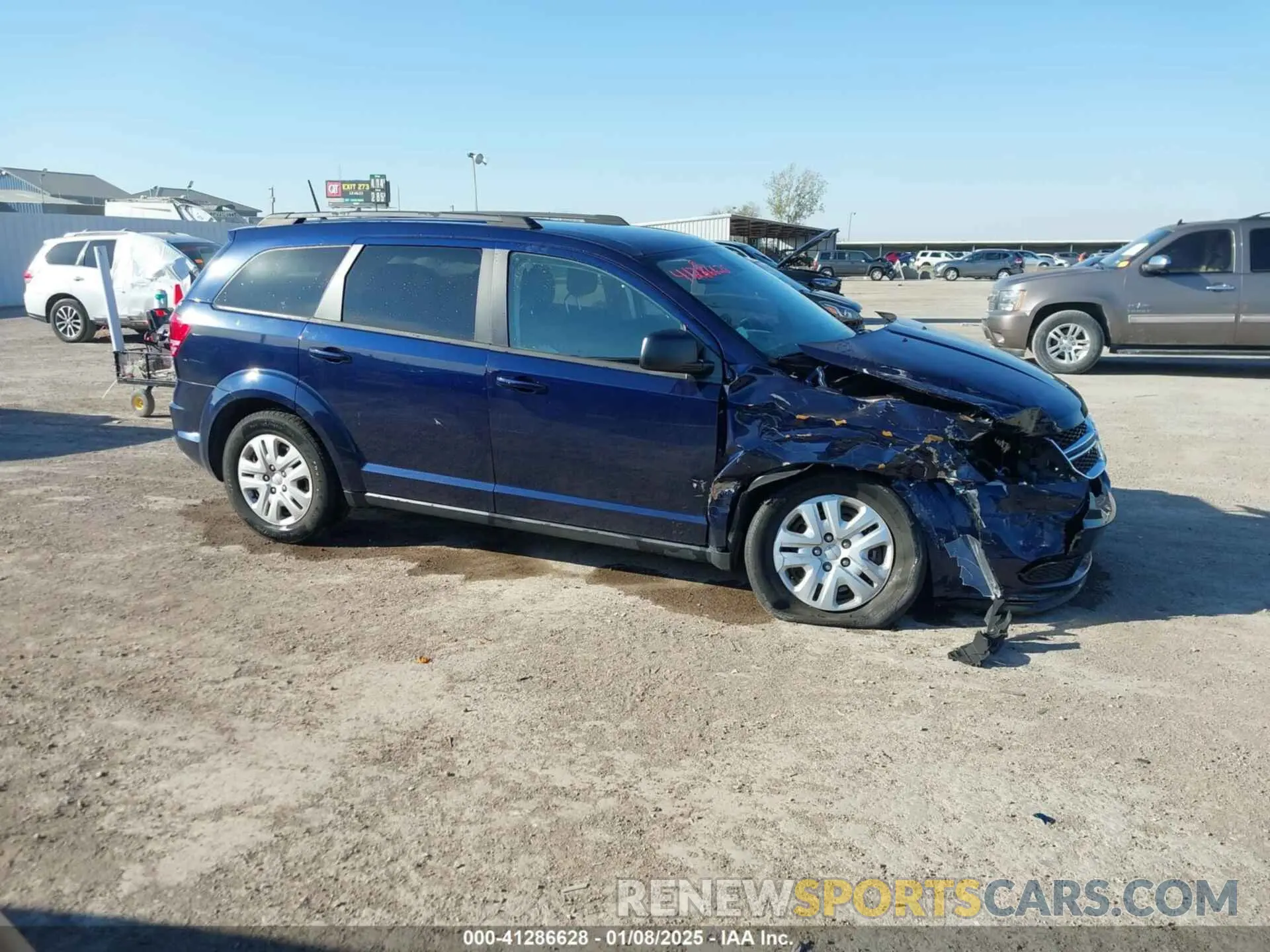13 Photograph of a damaged car 3C4PDCAB6KT868319 DODGE JOURNEY 2019