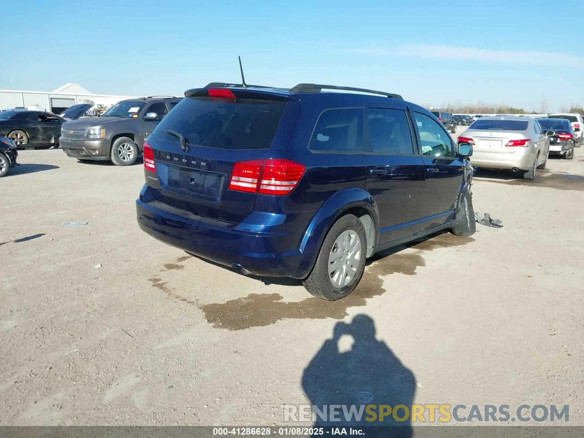 4 Photograph of a damaged car 3C4PDCAB6KT868319 DODGE JOURNEY 2019