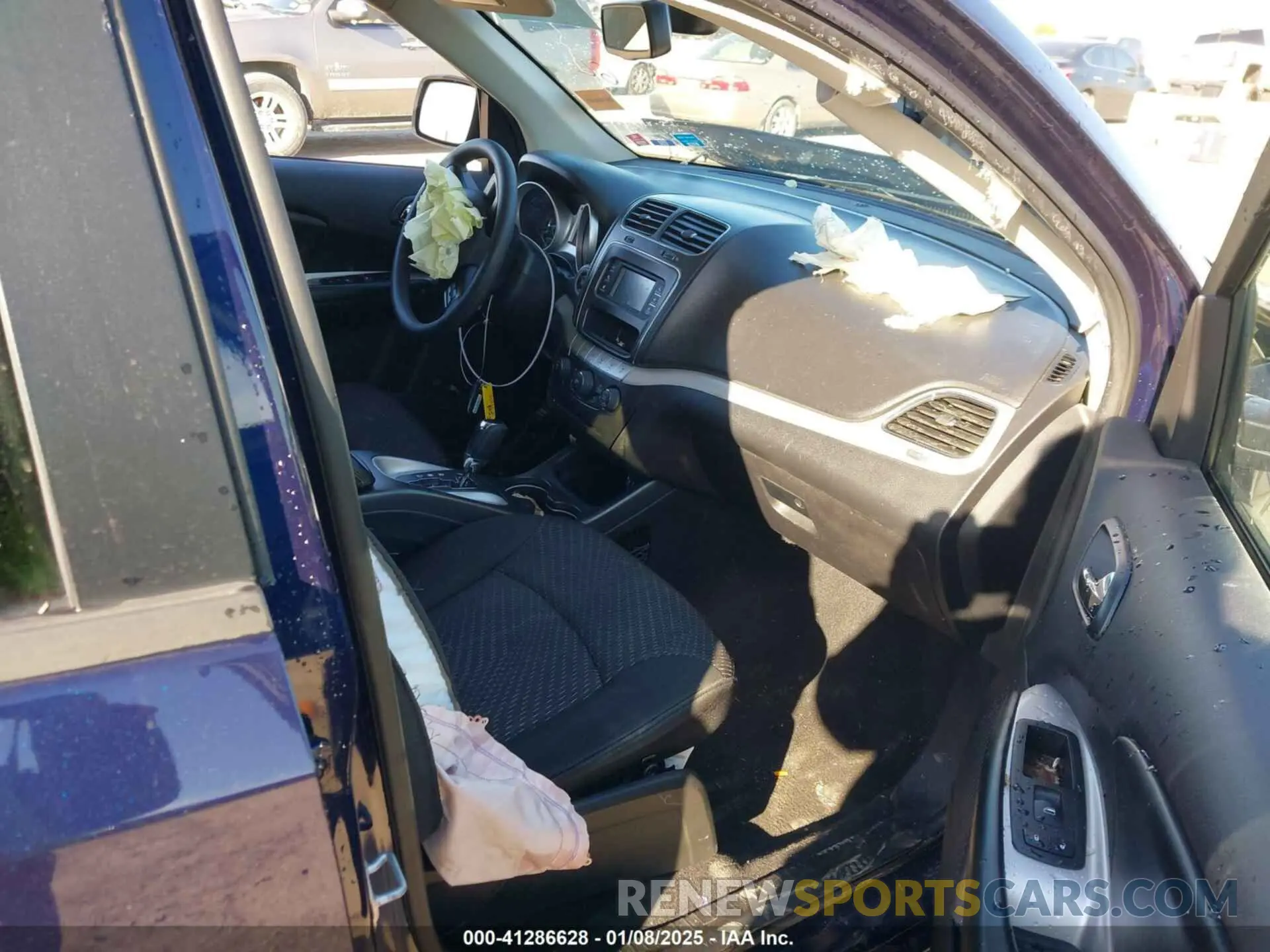 5 Photograph of a damaged car 3C4PDCAB6KT868319 DODGE JOURNEY 2019