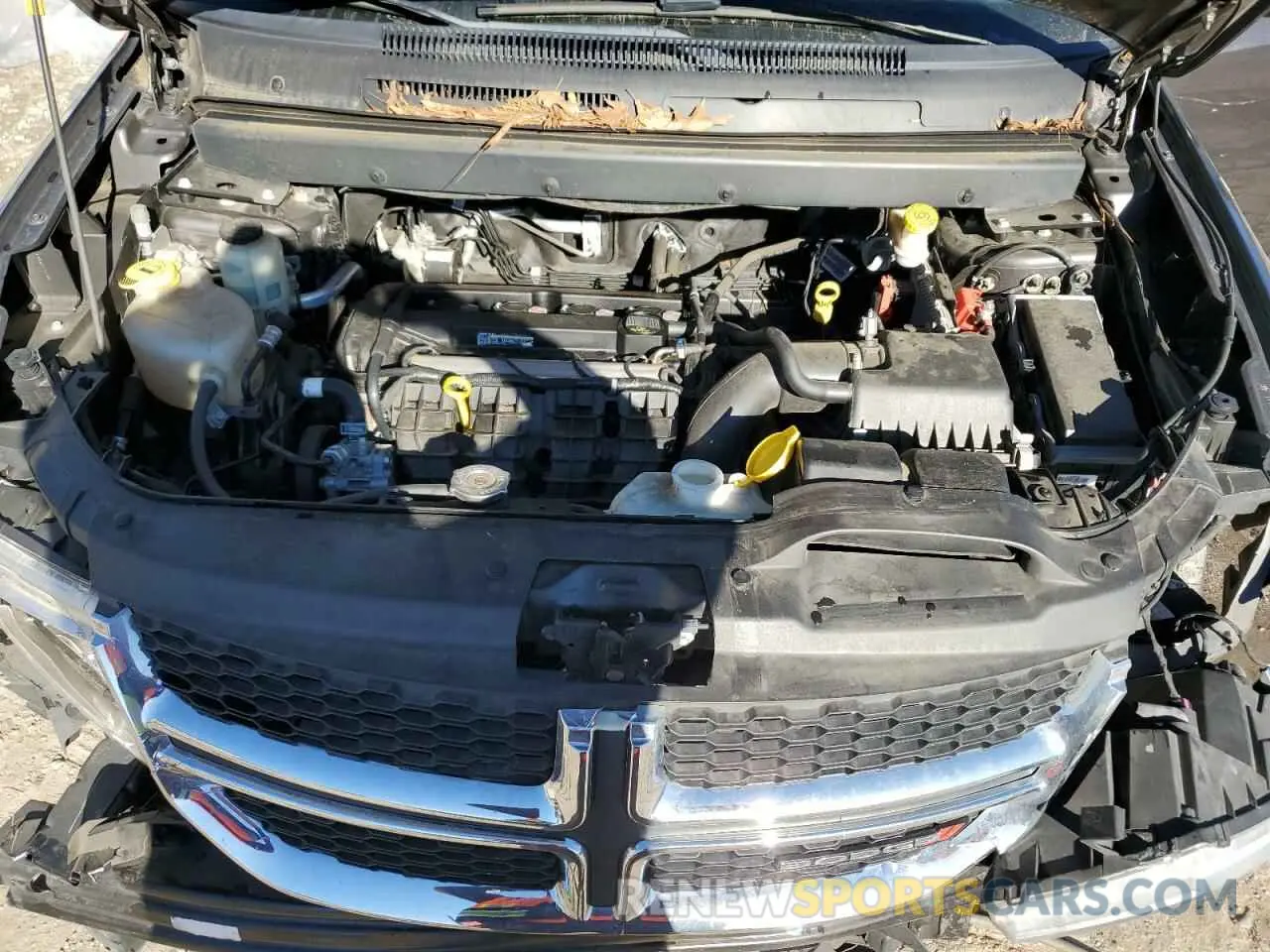 12 Photograph of a damaged car 3C4PDCAB7KT747038 DODGE JOURNEY 2019