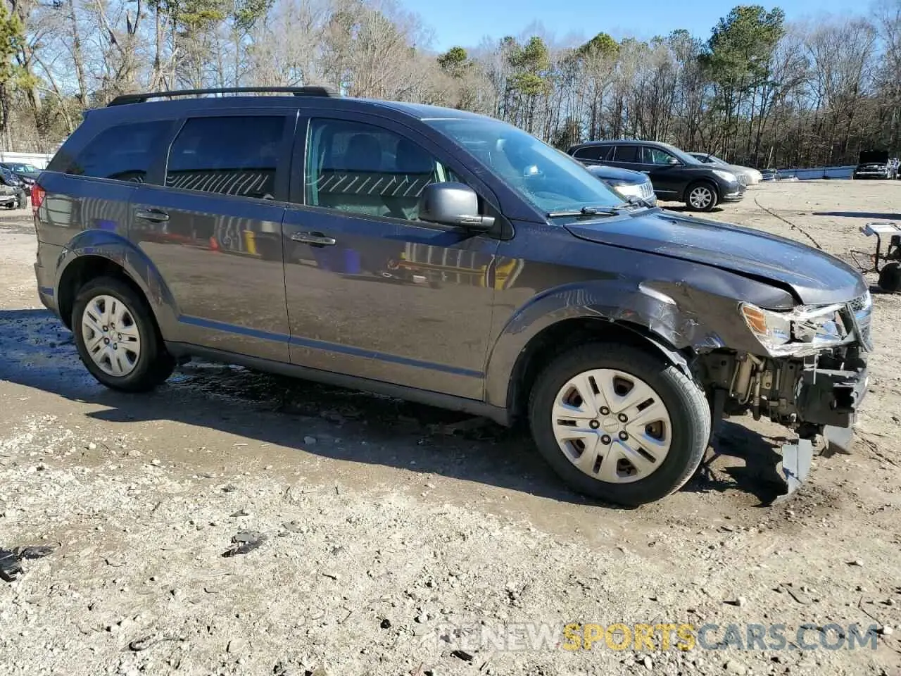 4 Photograph of a damaged car 3C4PDCAB7KT747038 DODGE JOURNEY 2019