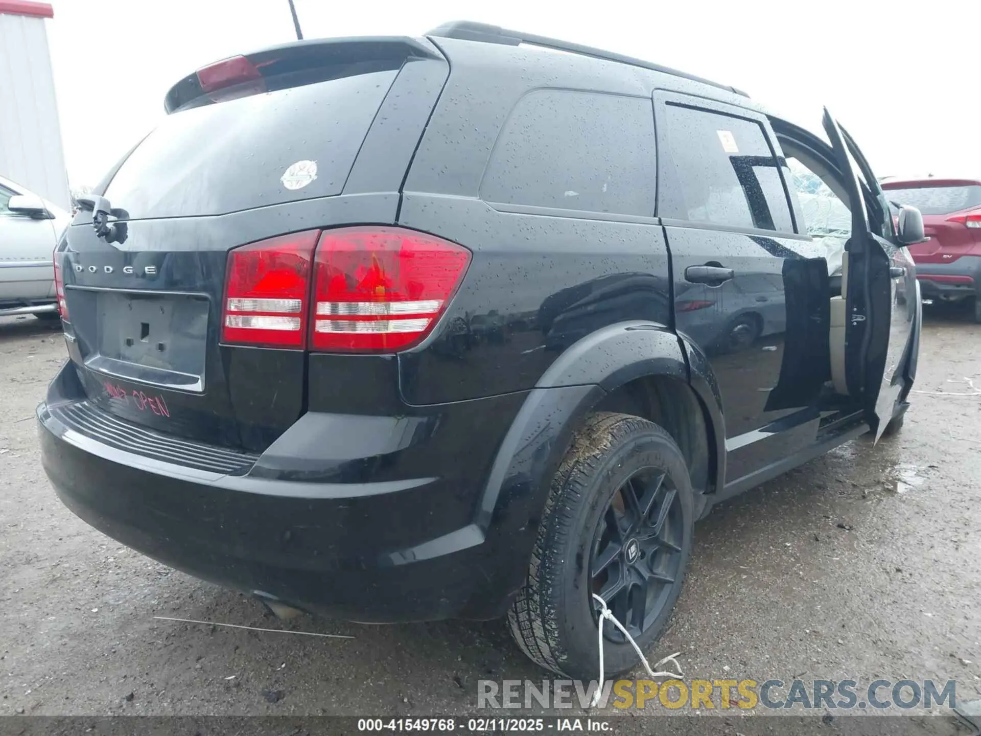 4 Photograph of a damaged car 3C4PDCAB7KT868541 DODGE JOURNEY 2019