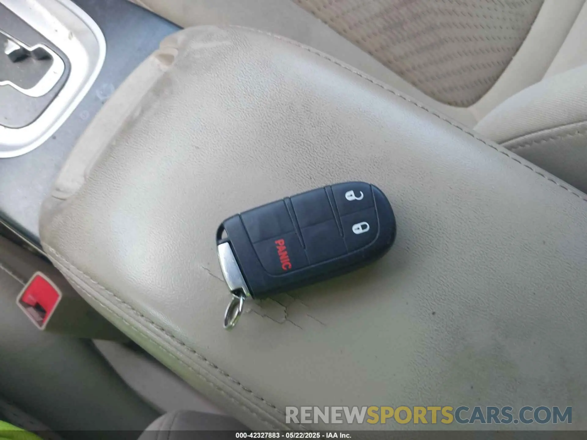 11 Photograph of a damaged car 3C4PDCAB7KT870550 DODGE JOURNEY 2019