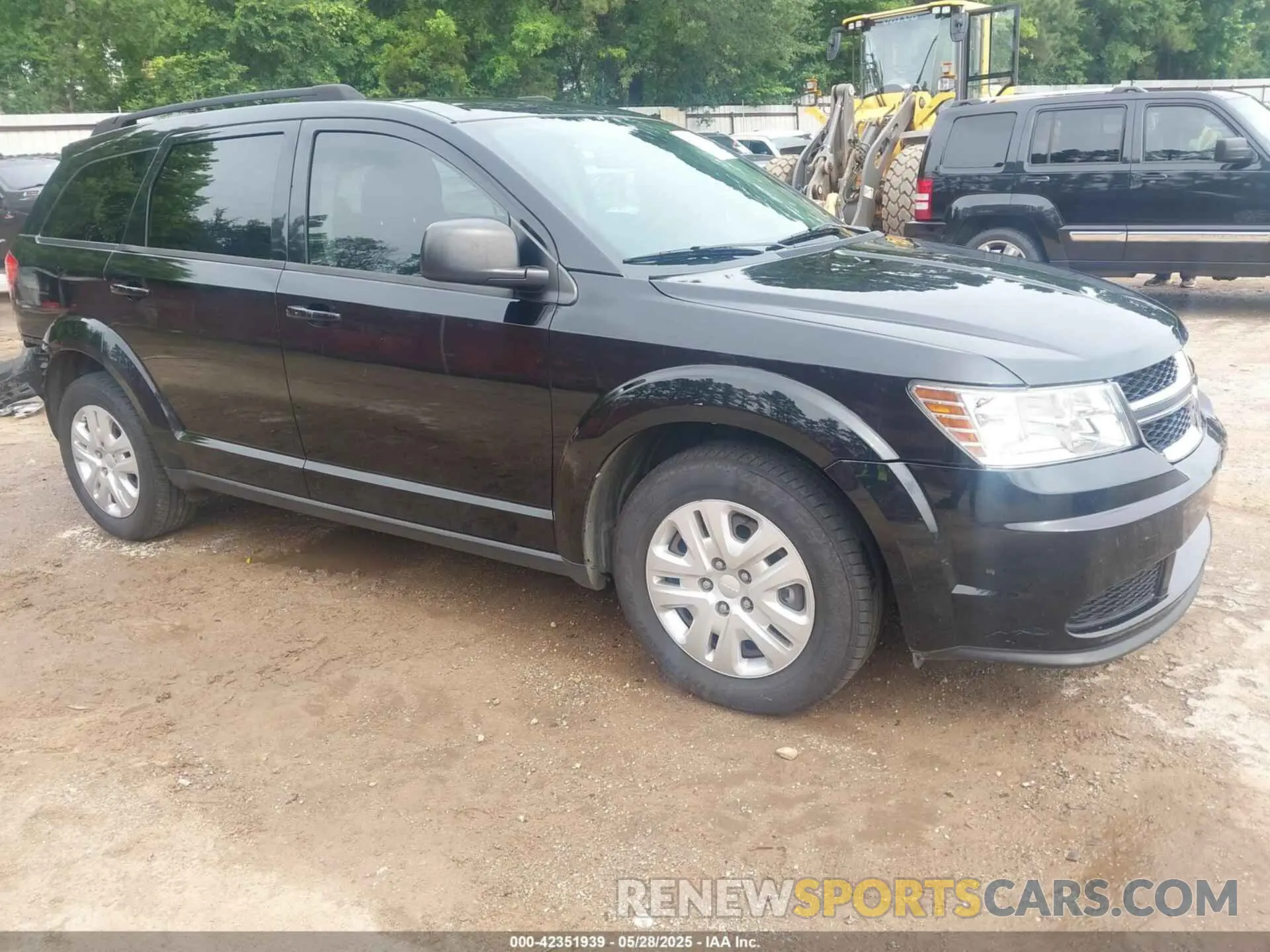 1 Photograph of a damaged car 3C4PDCAB8KT758646 DODGE JOURNEY 2019