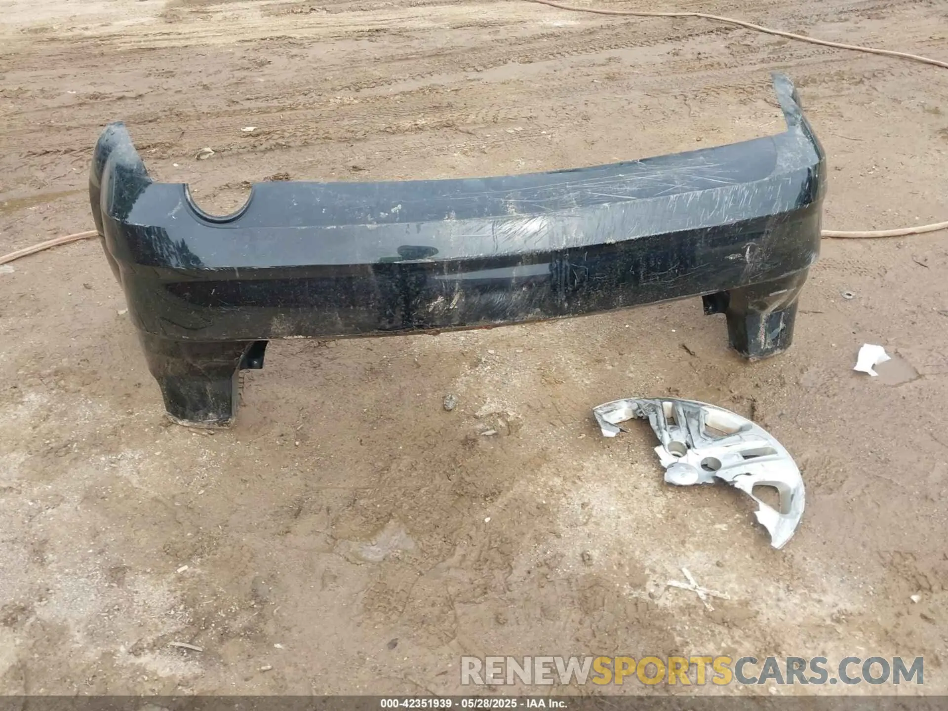 12 Photograph of a damaged car 3C4PDCAB8KT758646 DODGE JOURNEY 2019
