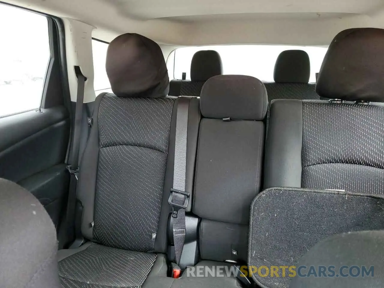 10 Photograph of a damaged car 3C4PDCAB8KT872288 DODGE JOURNEY 2019
