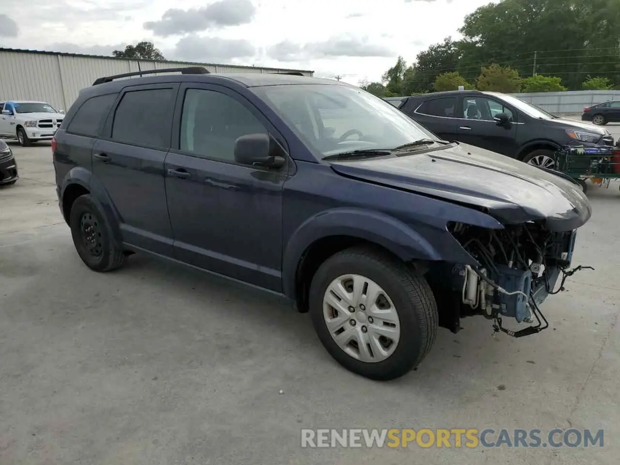 4 Photograph of a damaged car 3C4PDCAB8KT872288 DODGE JOURNEY 2019
