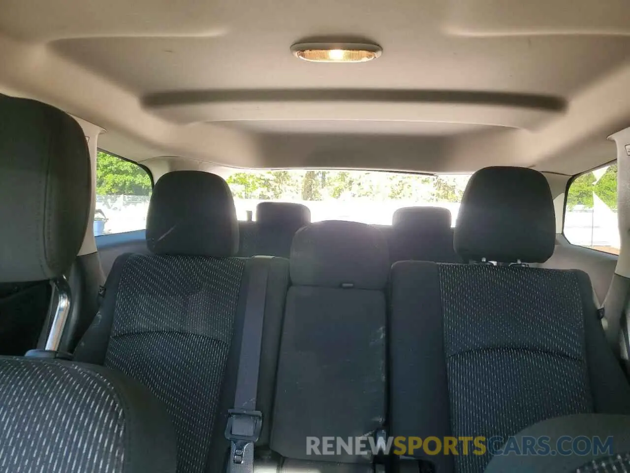 10 Photograph of a damaged car 3C4PDCAB9KT866340 DODGE JOURNEY 2019